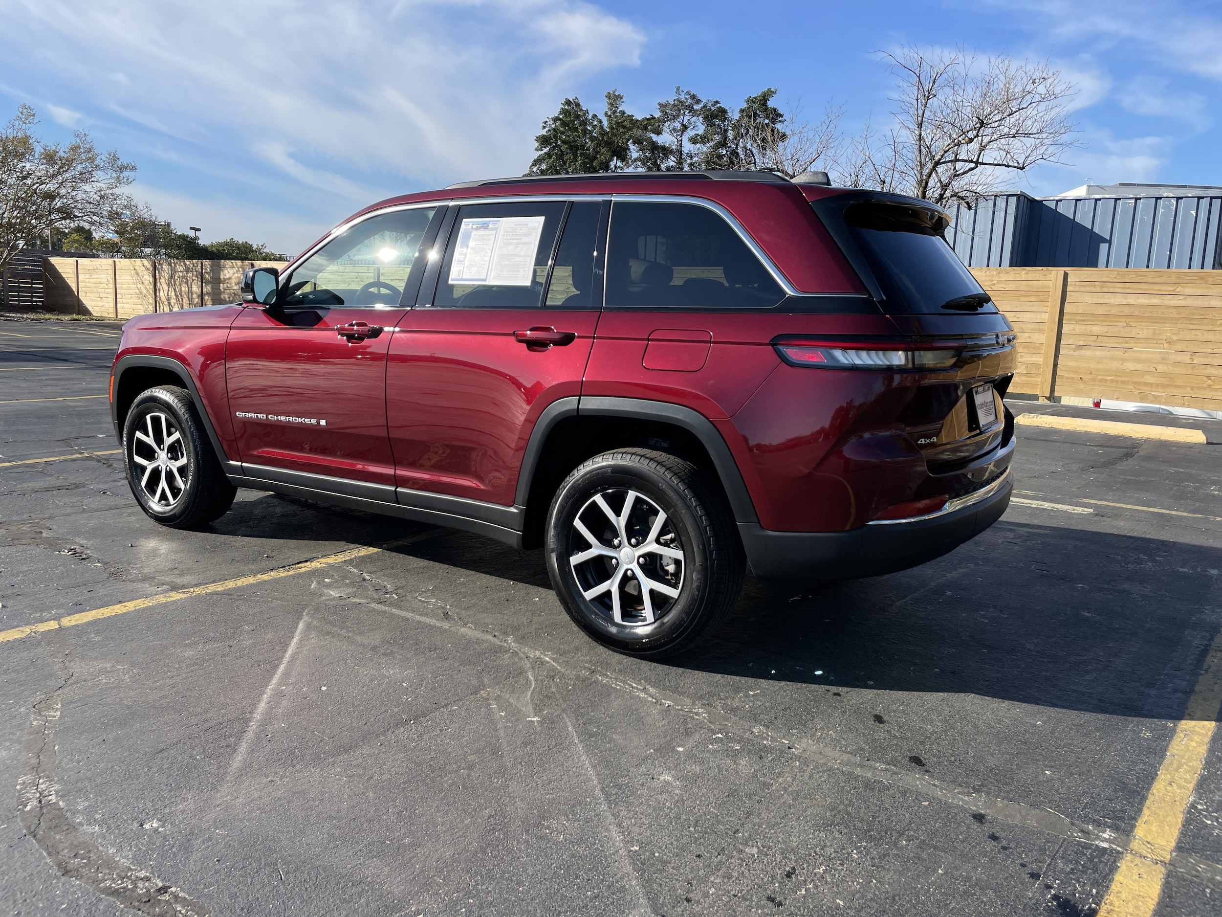 2025 Jeep Grand Cherokee Limited photo 3