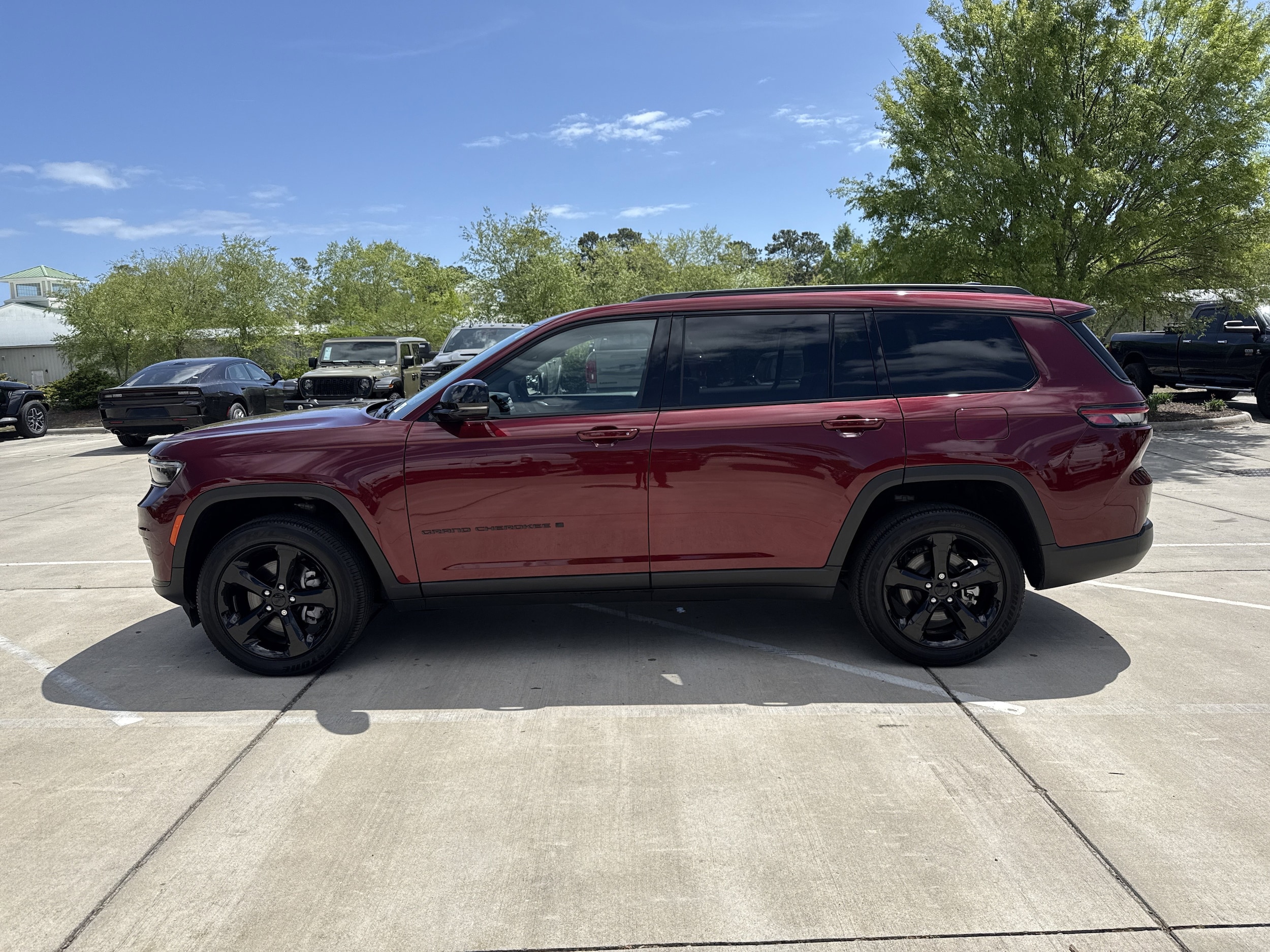 2024 Jeep Grand Cherokee L Altitude photo 6