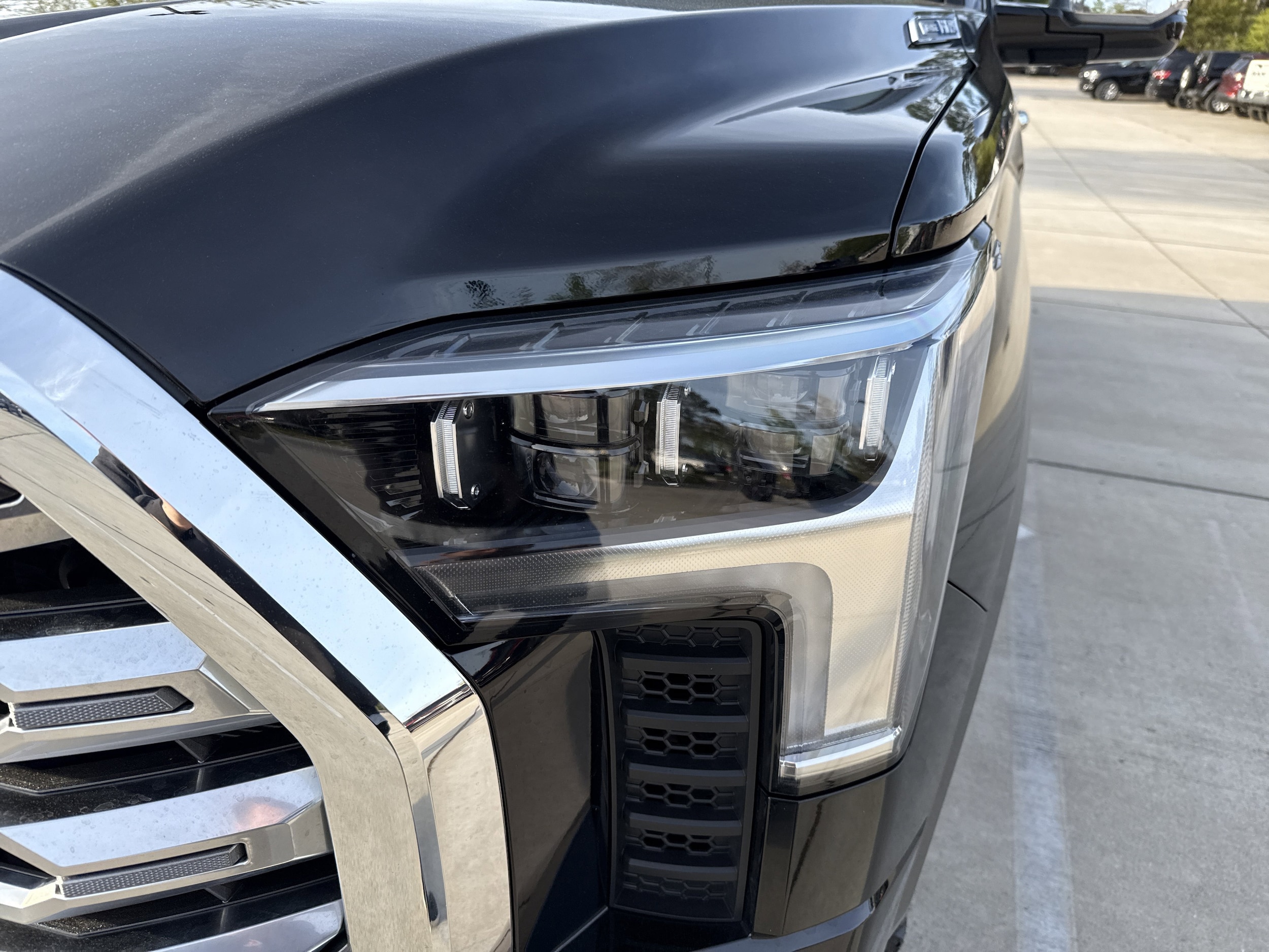 2025 Toyota Tundra i-FORCE MAX 1794 Edition Hybrid photo 4