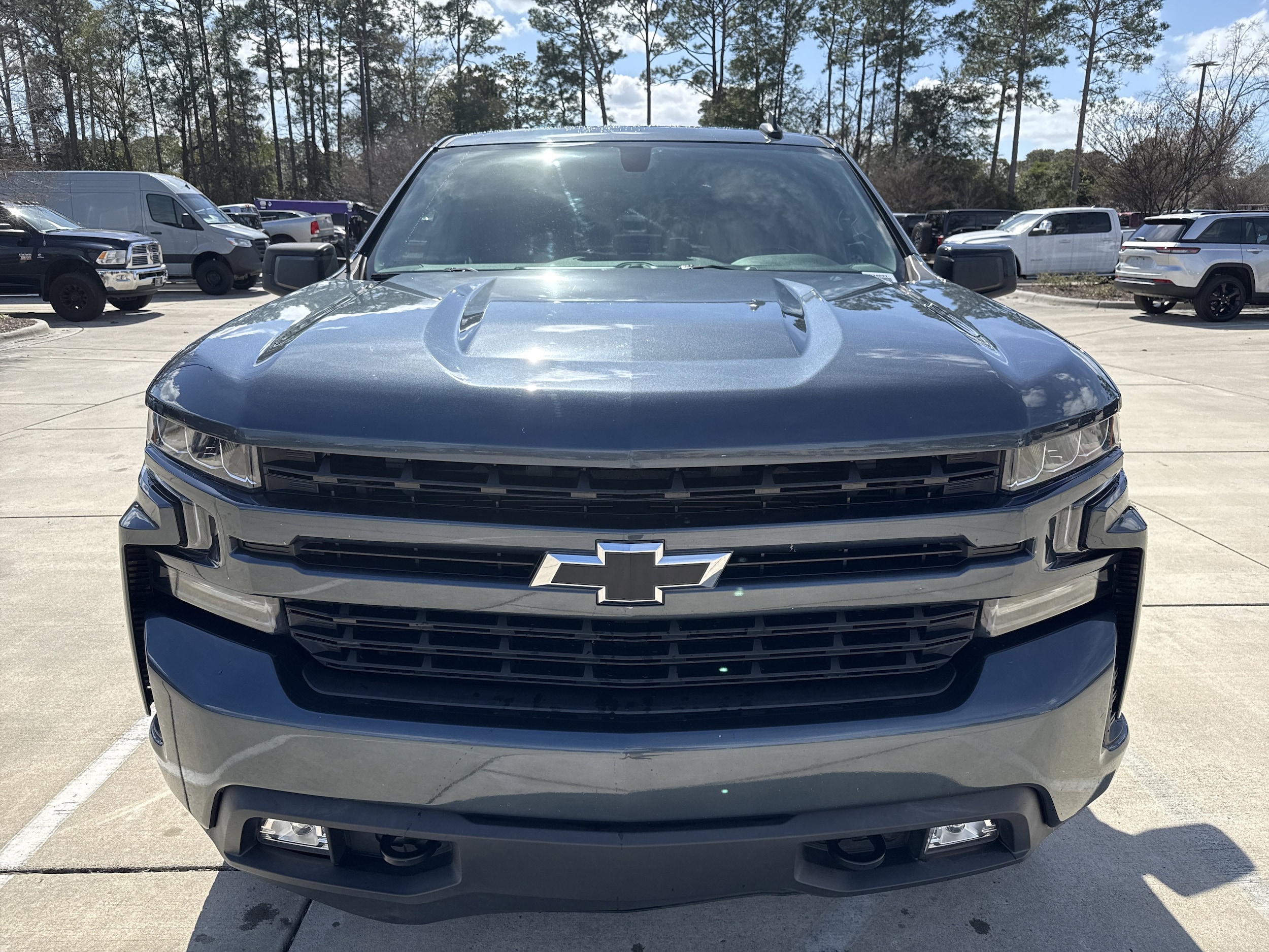 2020 Chevrolet Silverado 1500 RST photo 2