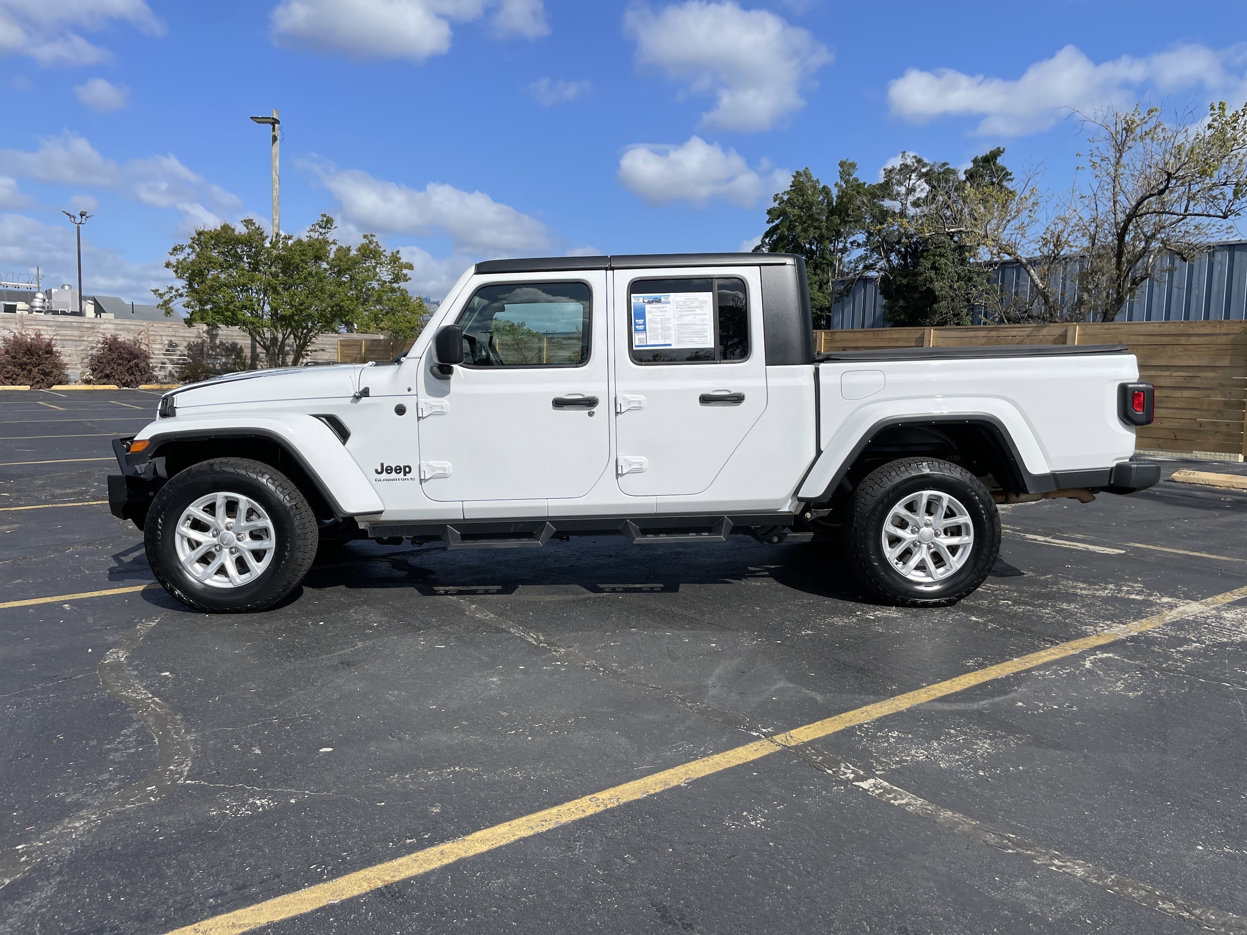 2023 Jeep Gladiator Sport S photo 6