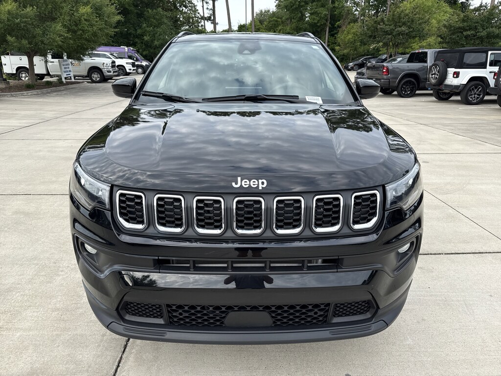 Used 2024 Jeep Compass Latitude SUV