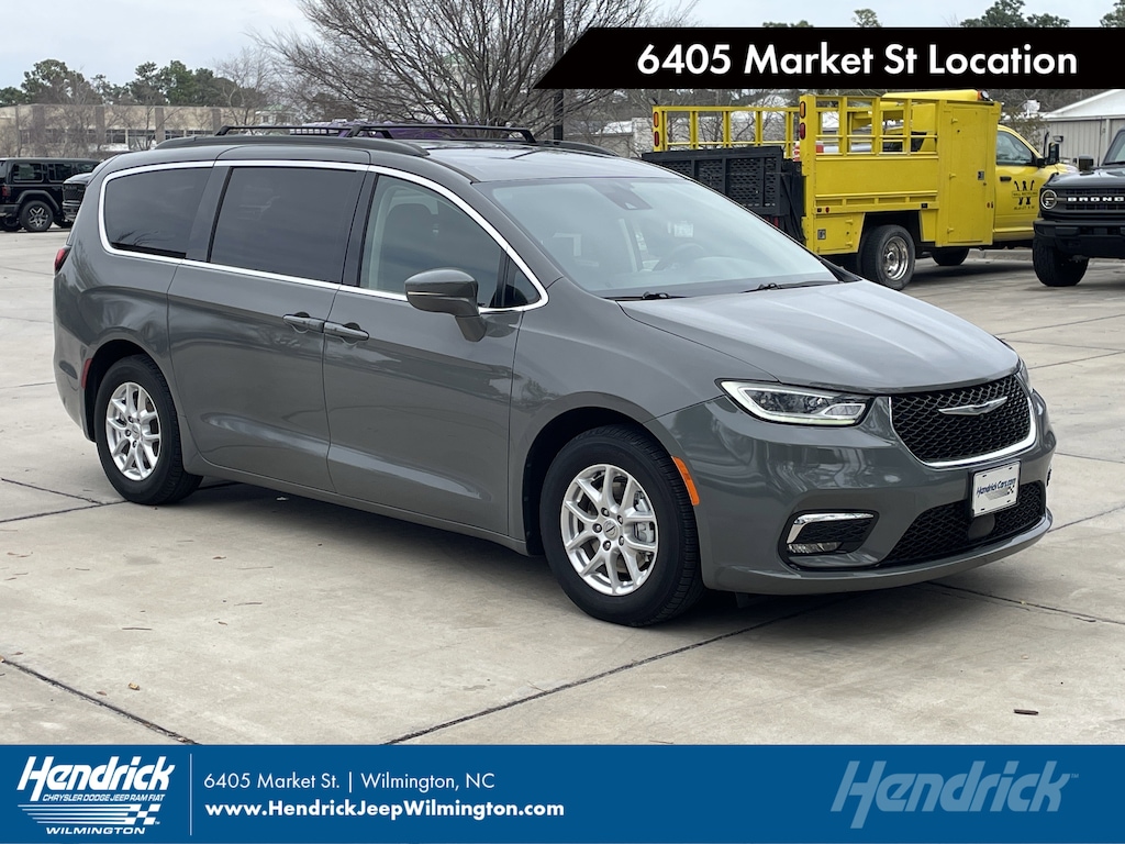 Used 2022 Chrysler Pacifica Touring L Van Passenger Van