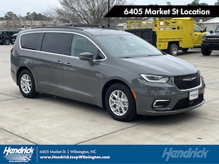 2022 Chrysler Pacifica Touring L Van Passenger Van