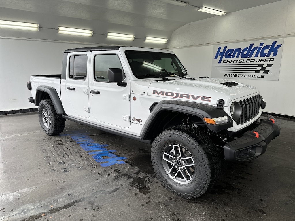 New 2025 Jeep Gladiator Mojave Pickup