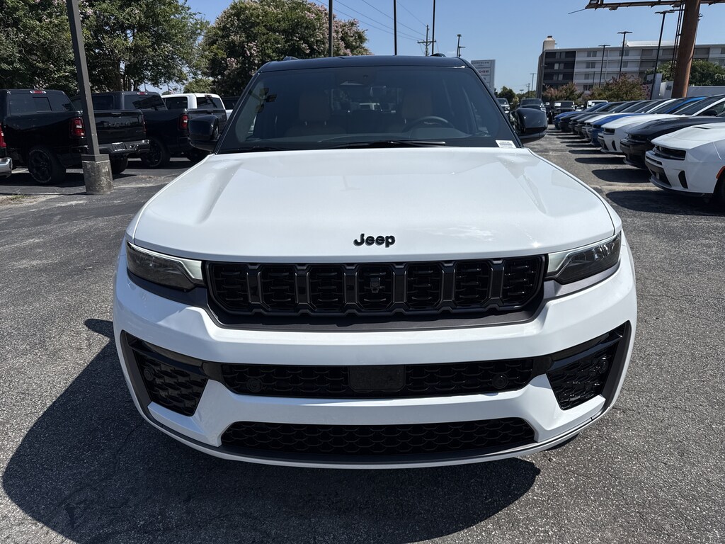 New 2026 Jeep Grand Cherokee Summit Sport Utility