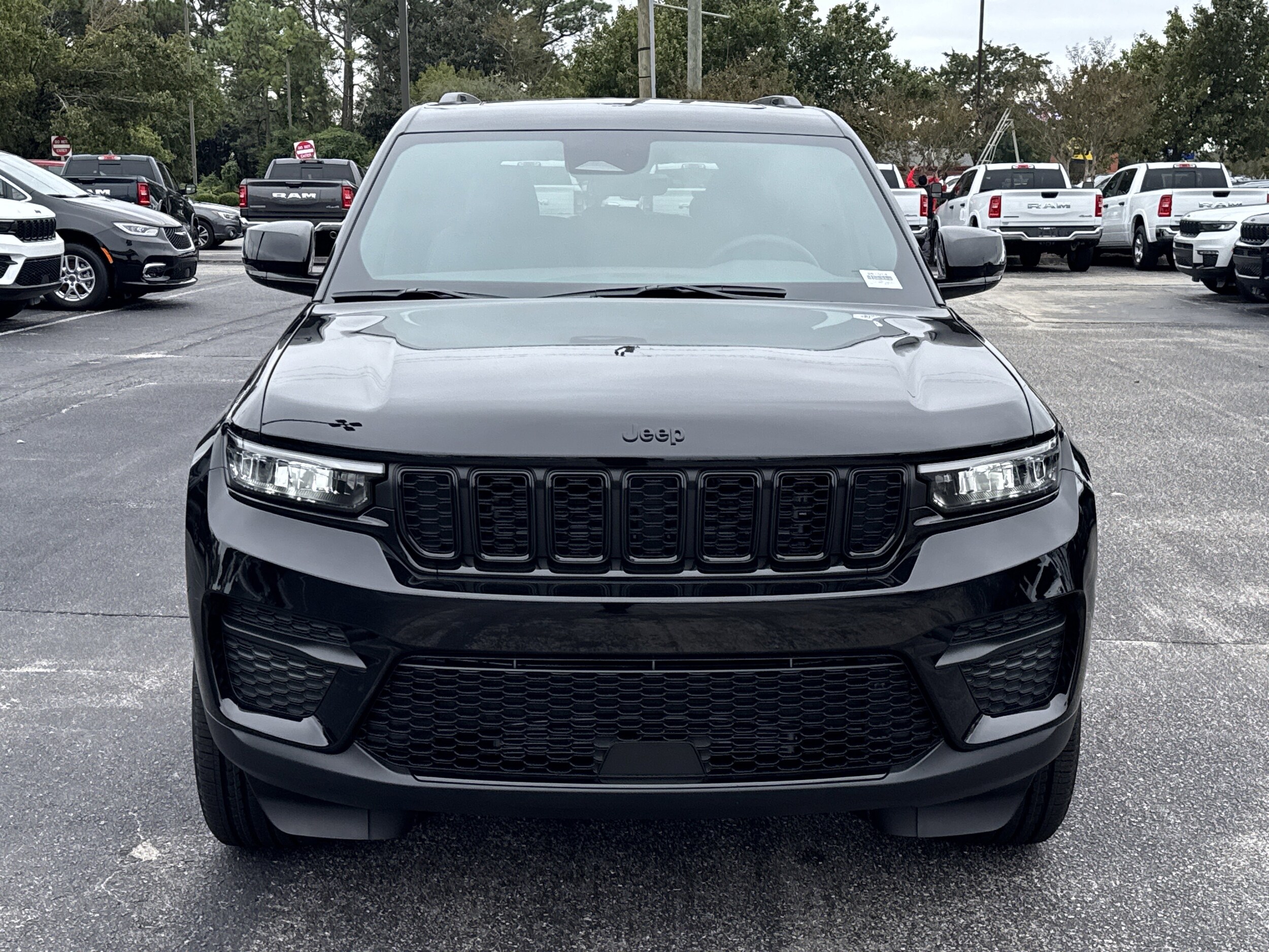 2025 Jeep Grand Cherokee Altitude X photo 2