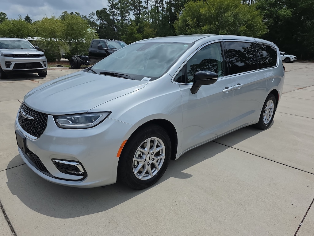 Used 2024 Chrysler Pacifica Touring L Van Passenger Van