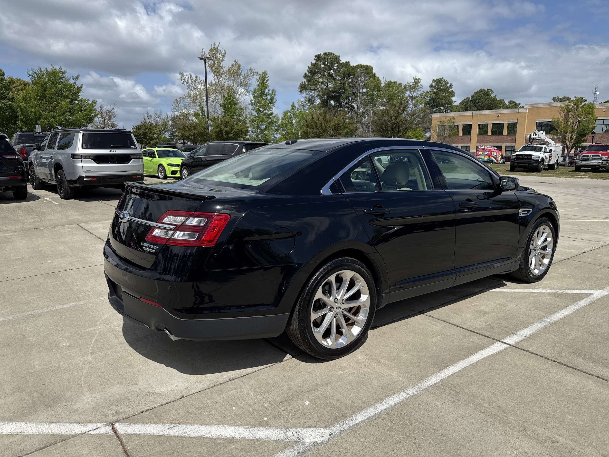 2018 Ford Taurus Limited photo 3
