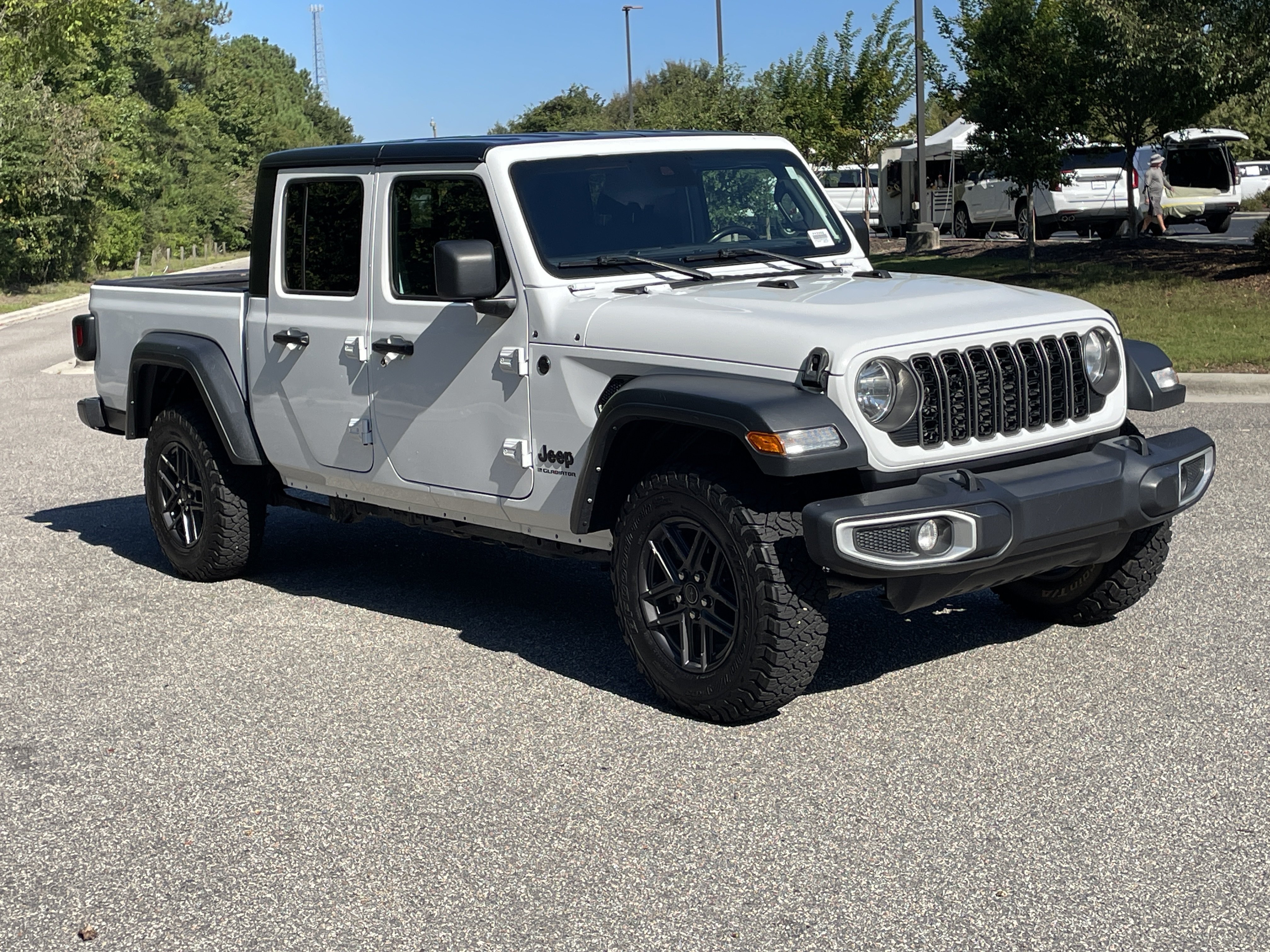 Used 2025 Jeep Gladiator Sport S Truck Crew Cab