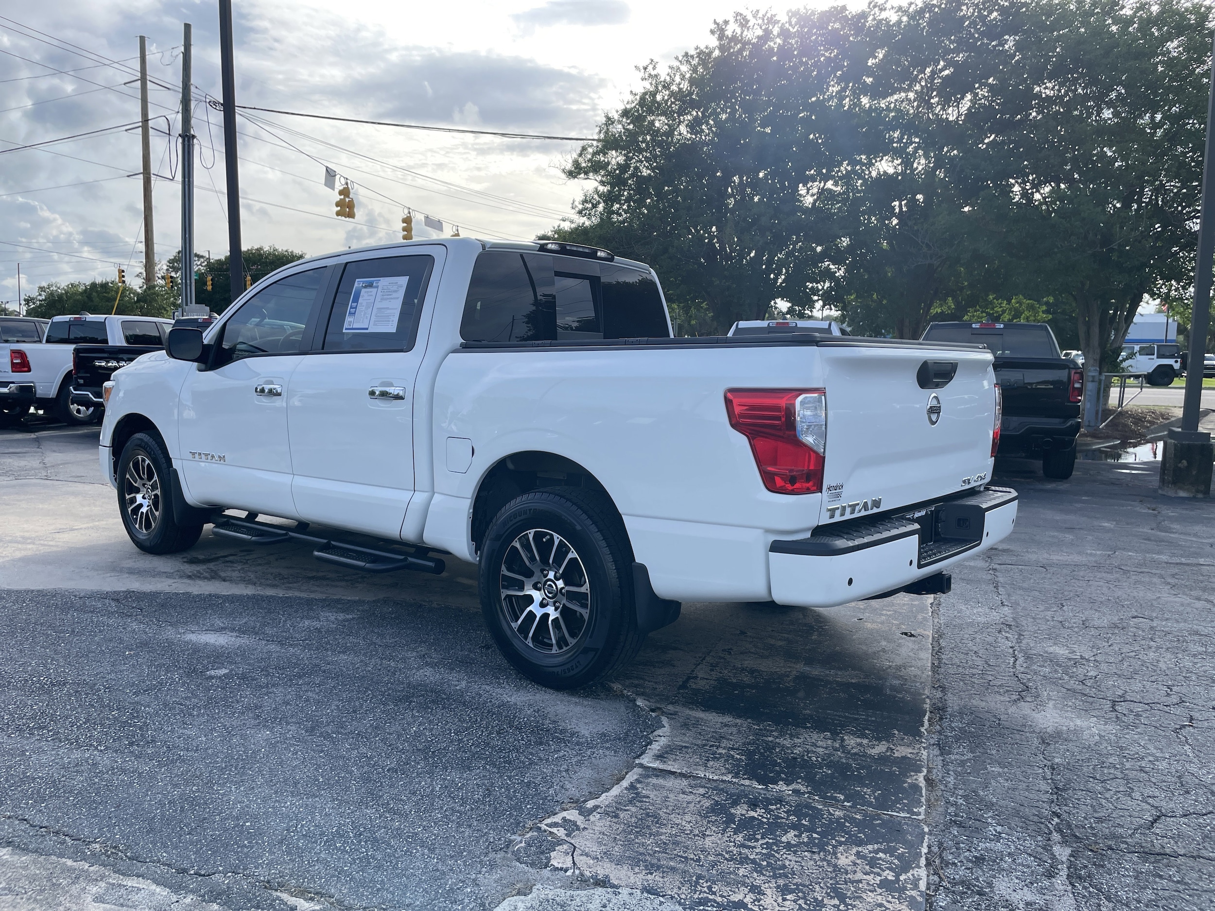 Nissan Titan SV