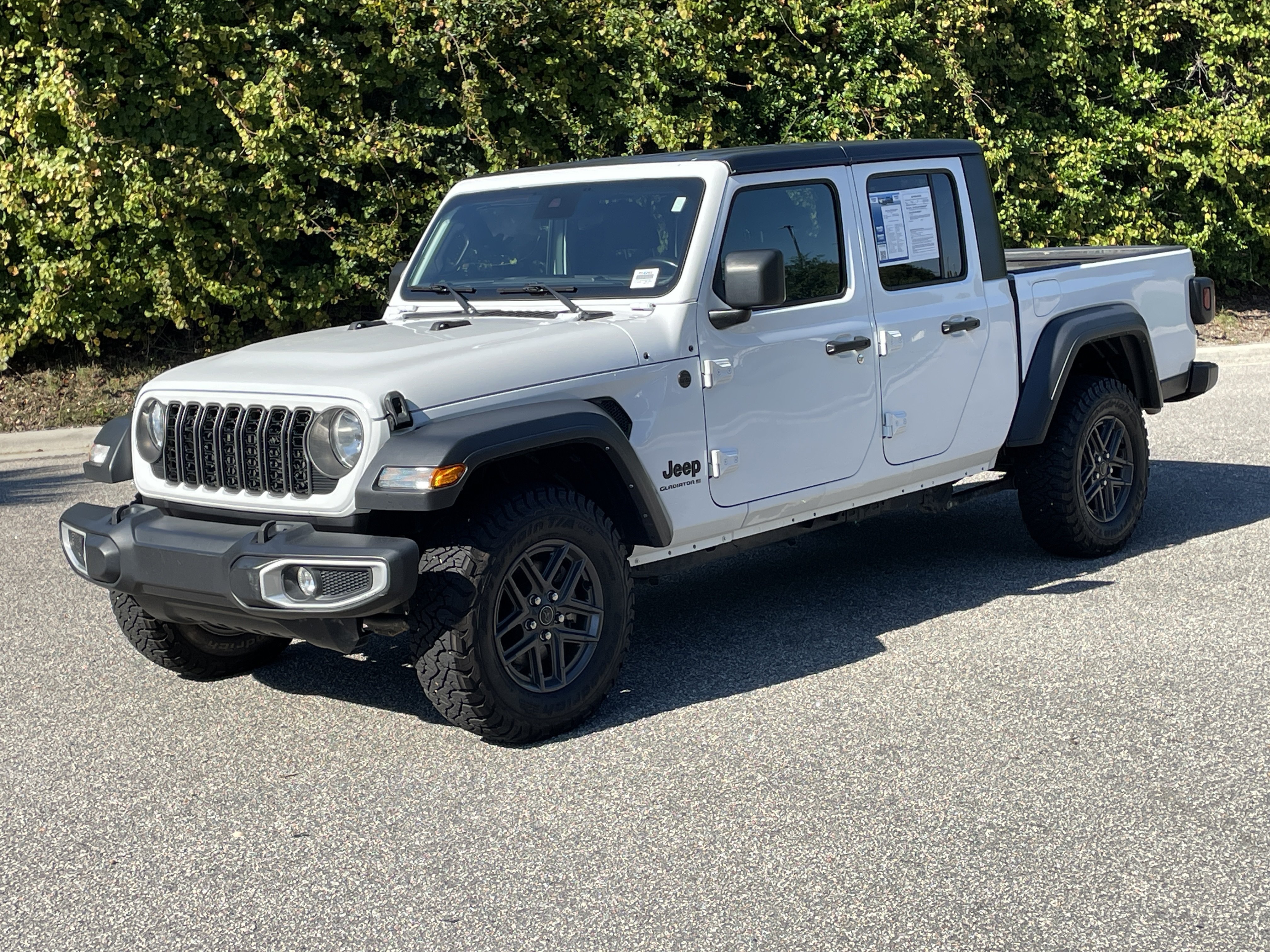 Used 2025 Jeep Gladiator Sport S Truck Crew Cab