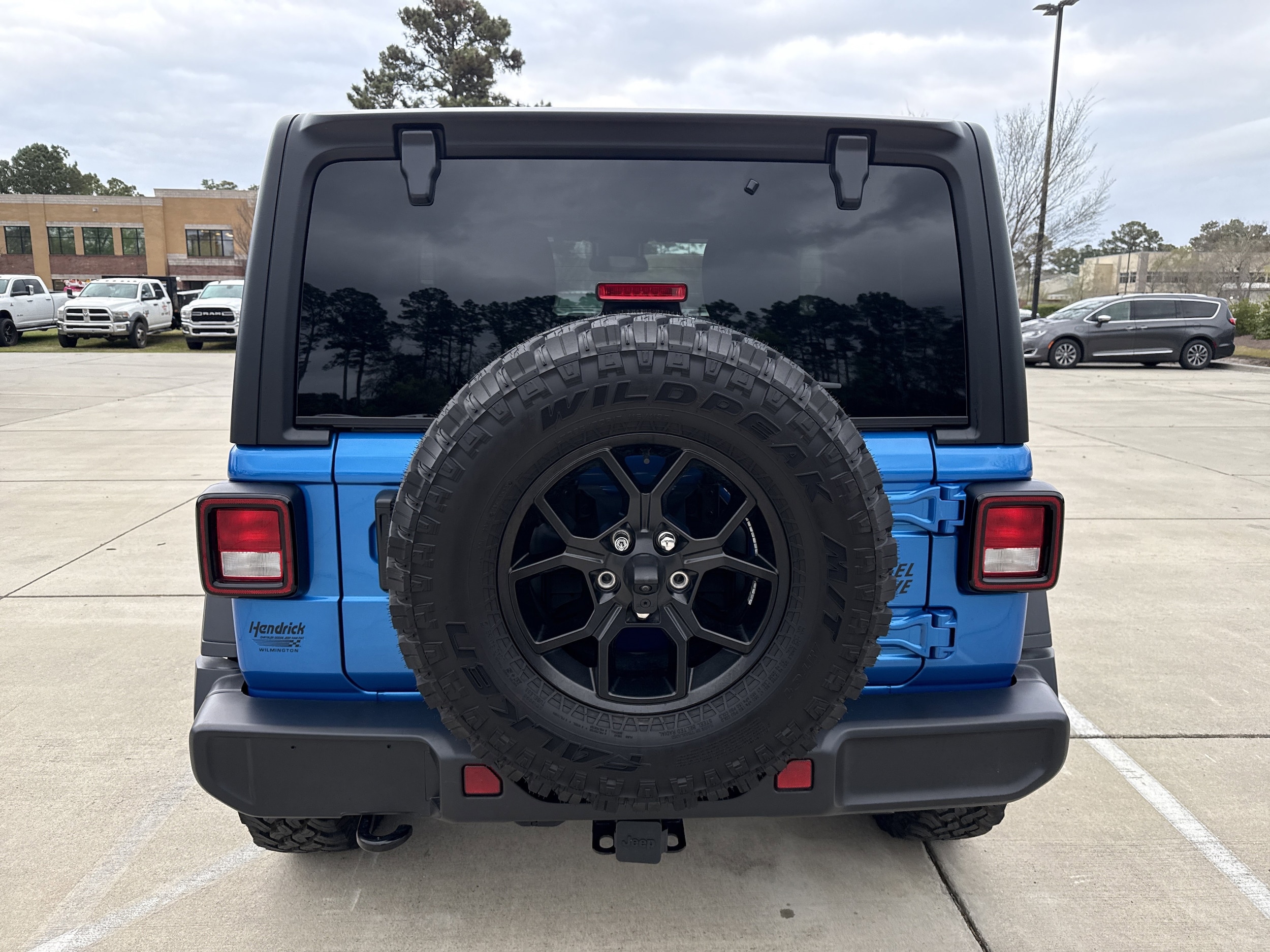 2024 Jeep Wrangler Willys photo 3