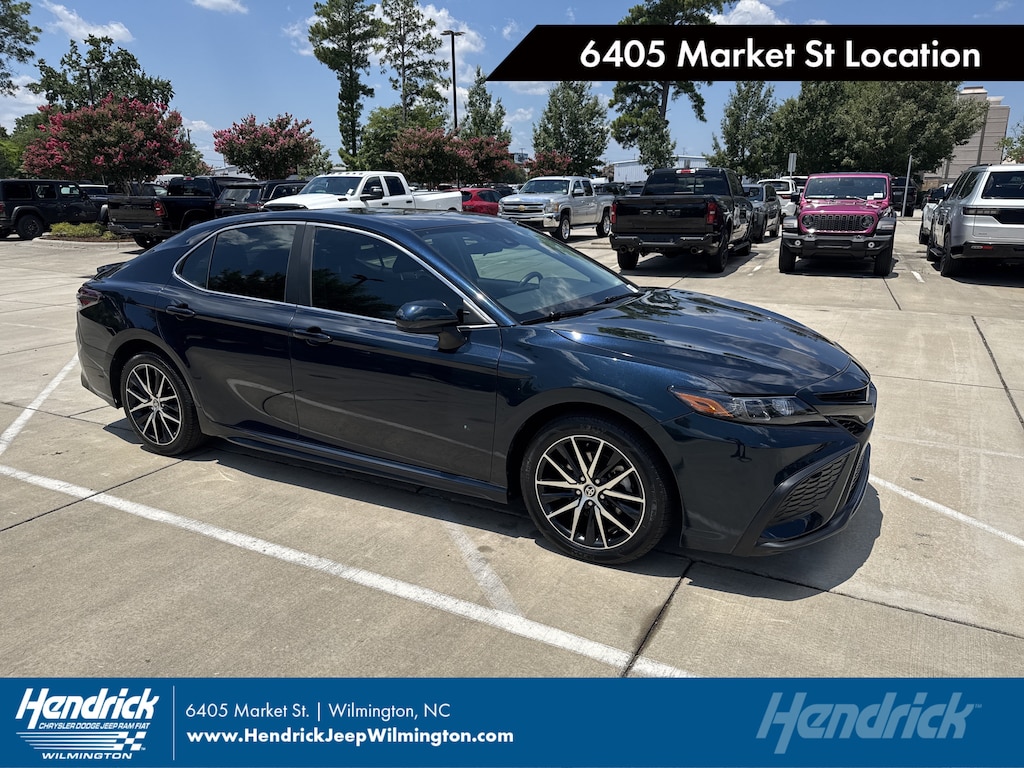 Used 2021 Toyota Camry SE Sedan
