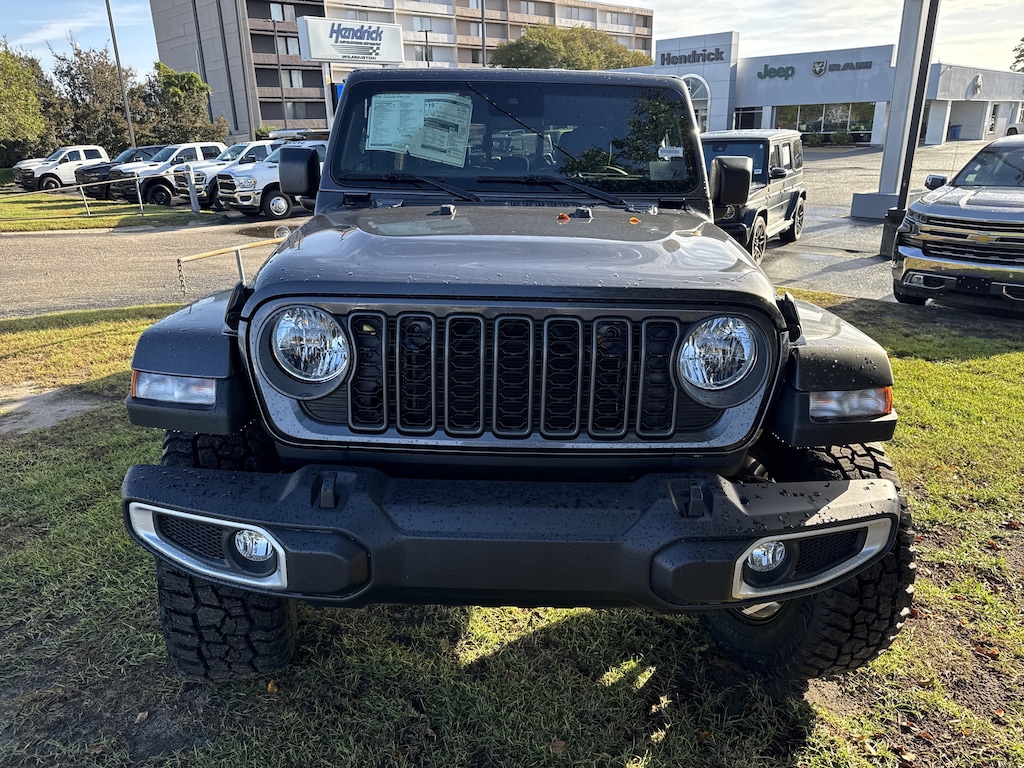 New 2025 Jeep Gladiator Sport S Pickup