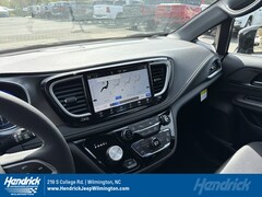 2026 Chrysler Pacifica Select Passenger Van