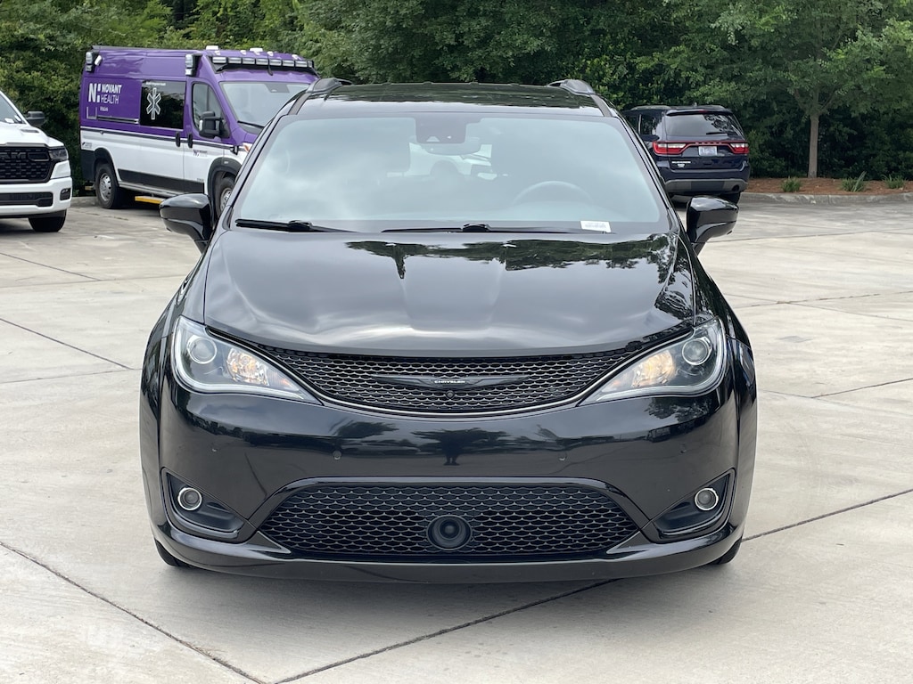 Used 2020 Chrysler Pacifica Touring L Van Passenger Van