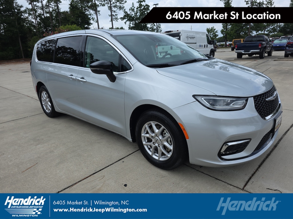 Used 2024 Chrysler Pacifica Touring L Van Passenger Van