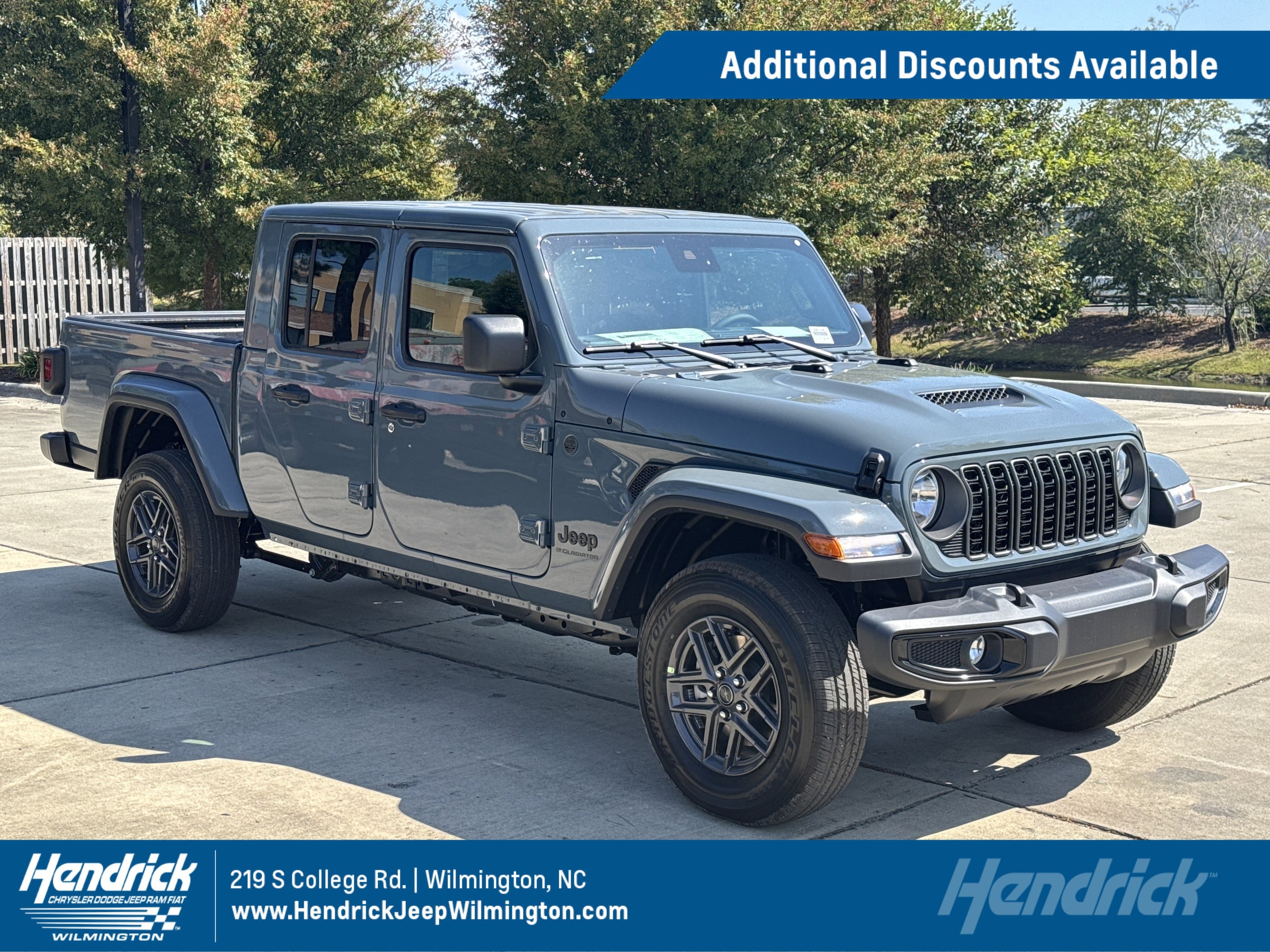 2025 Jeep Gladiator Sport S's photo