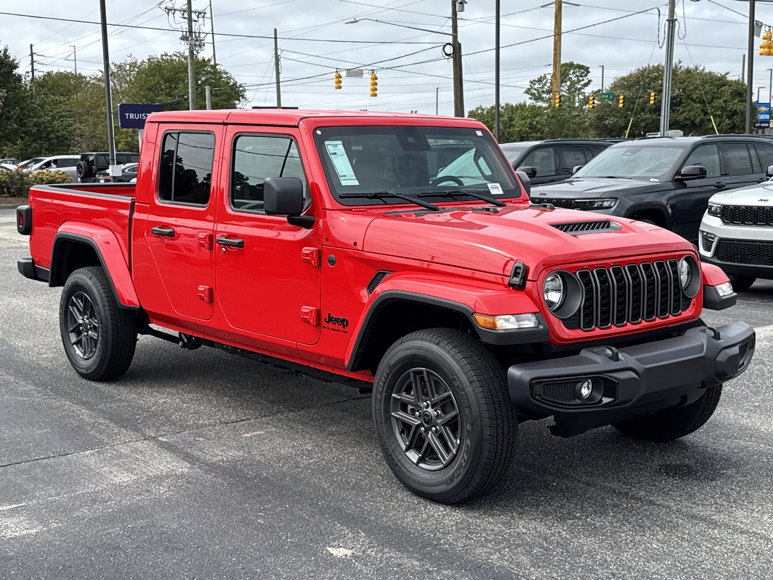 2025 Jeep Gladiator Sport S photo 2