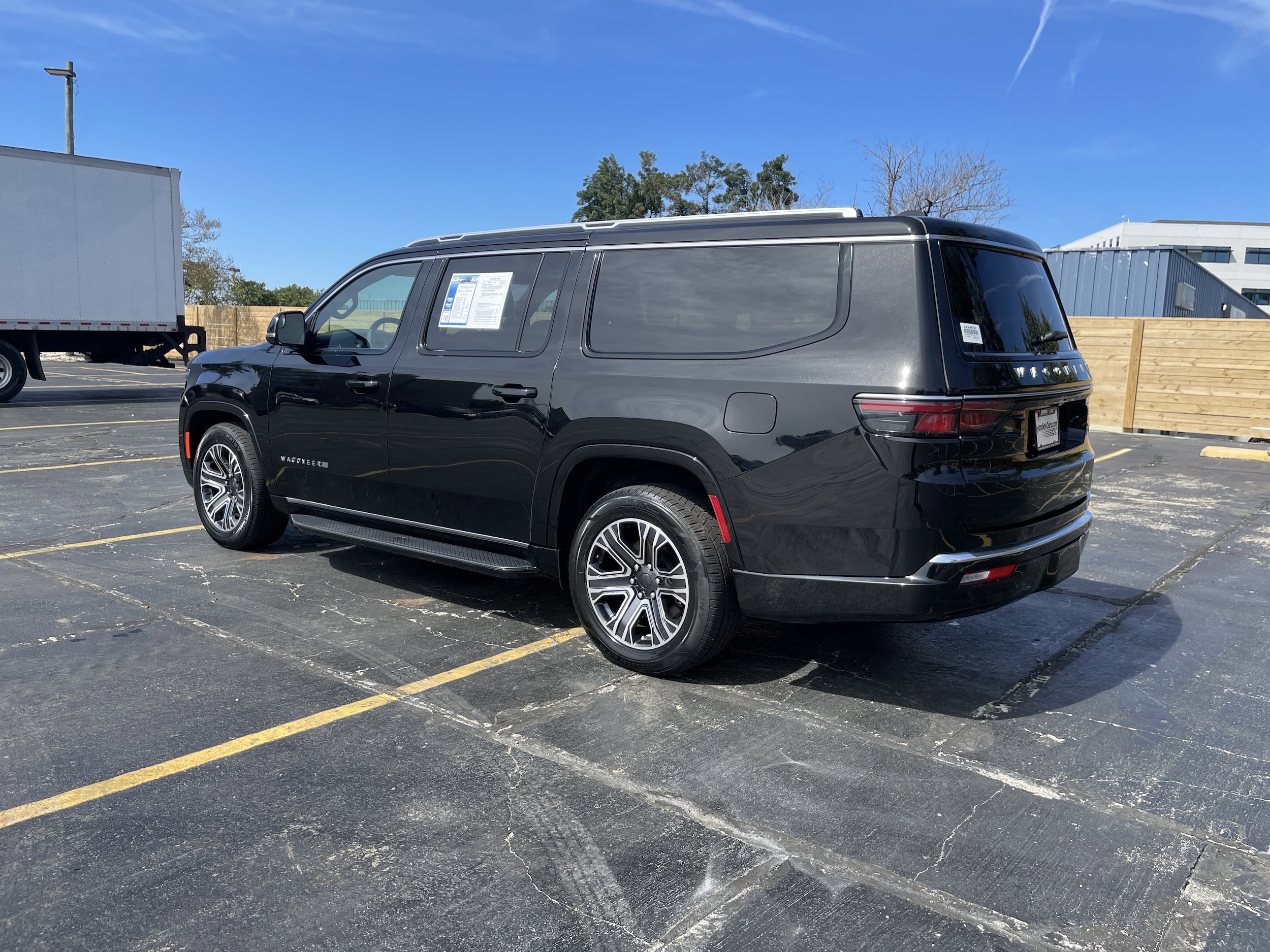 2024 Jeep Wagoneer L Series II photo 6