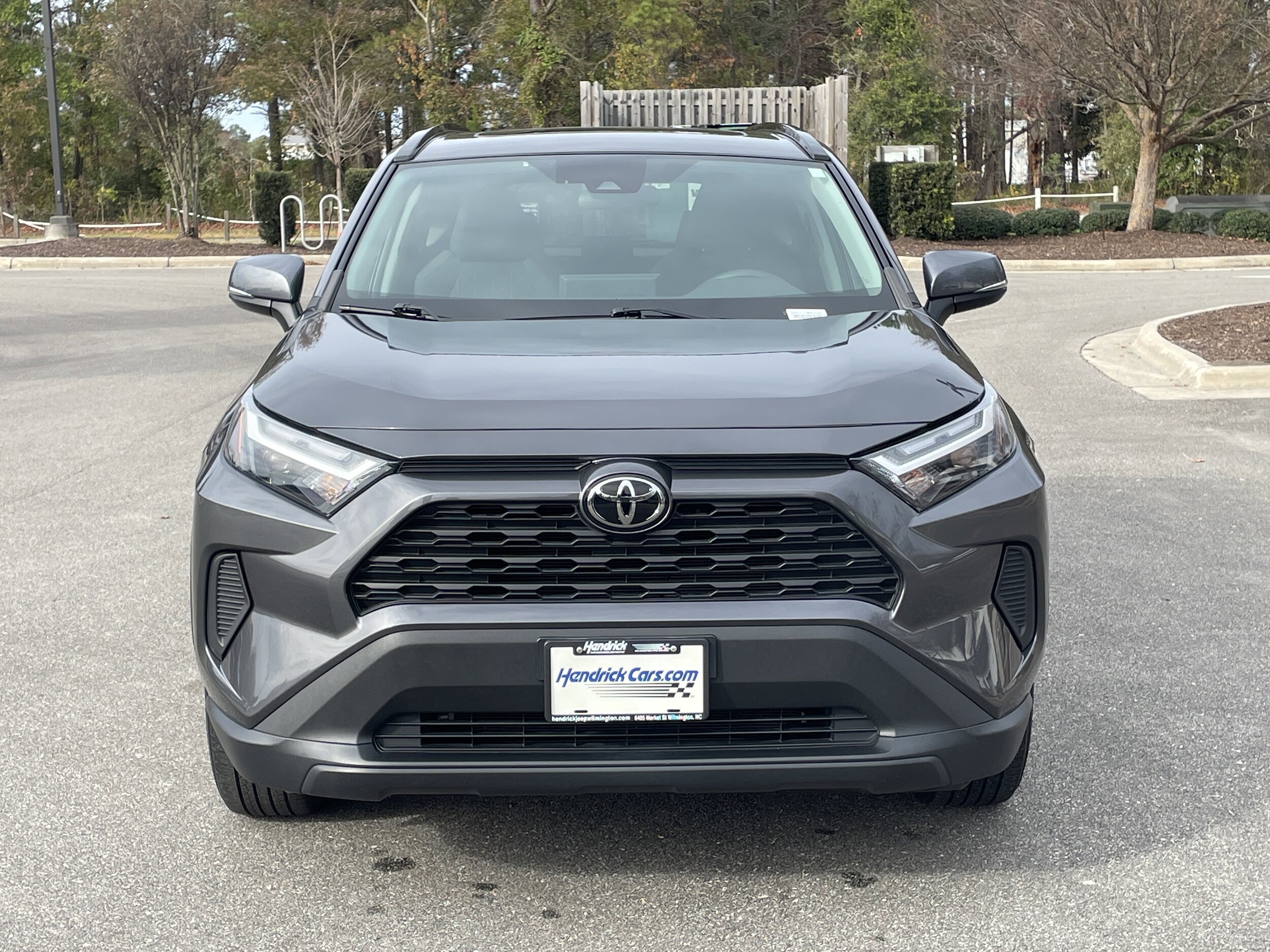 2022 Toyota RAV4 XLE photo 3