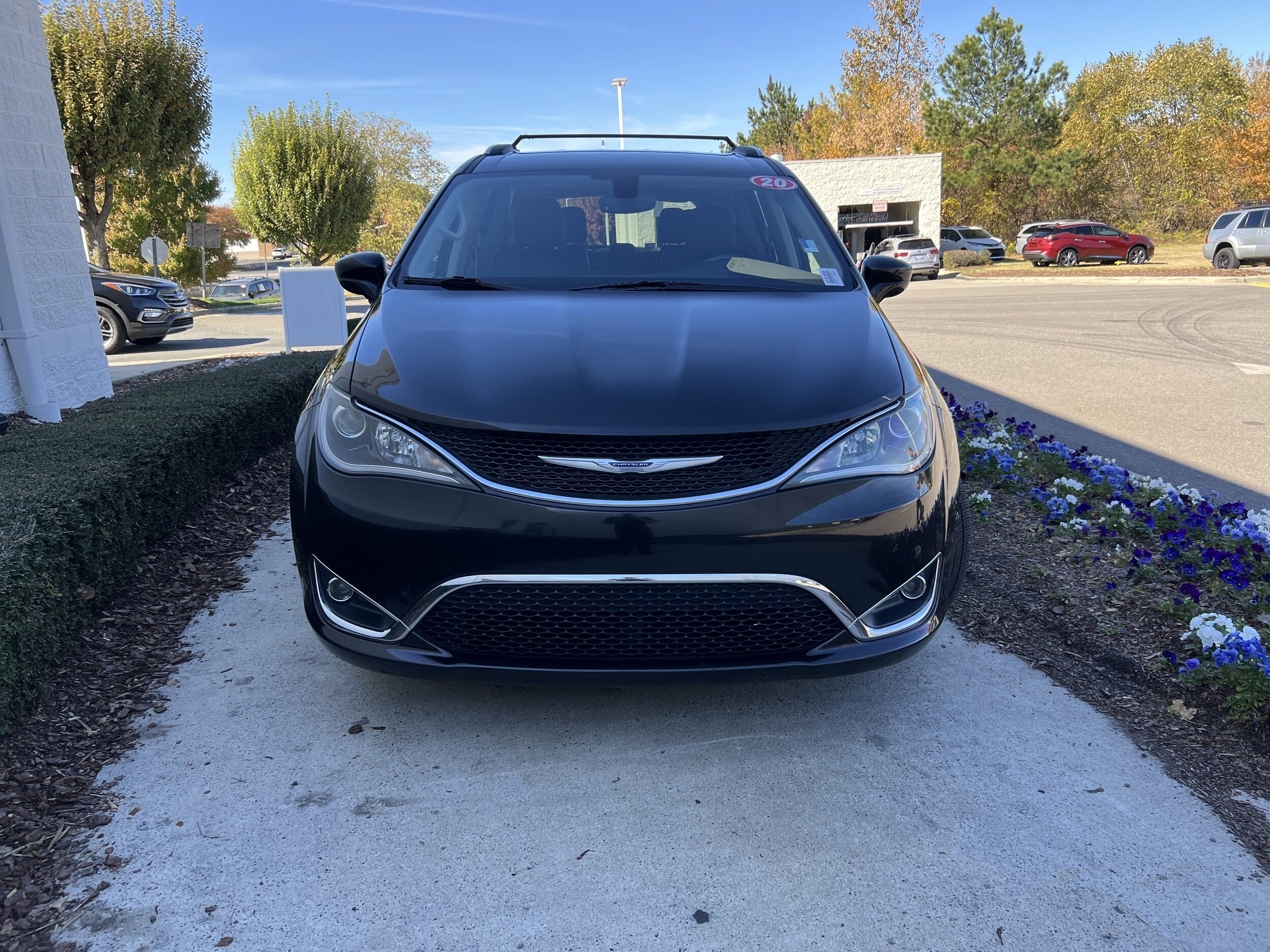 2020 Chrysler Pacifica Touring L photo 2