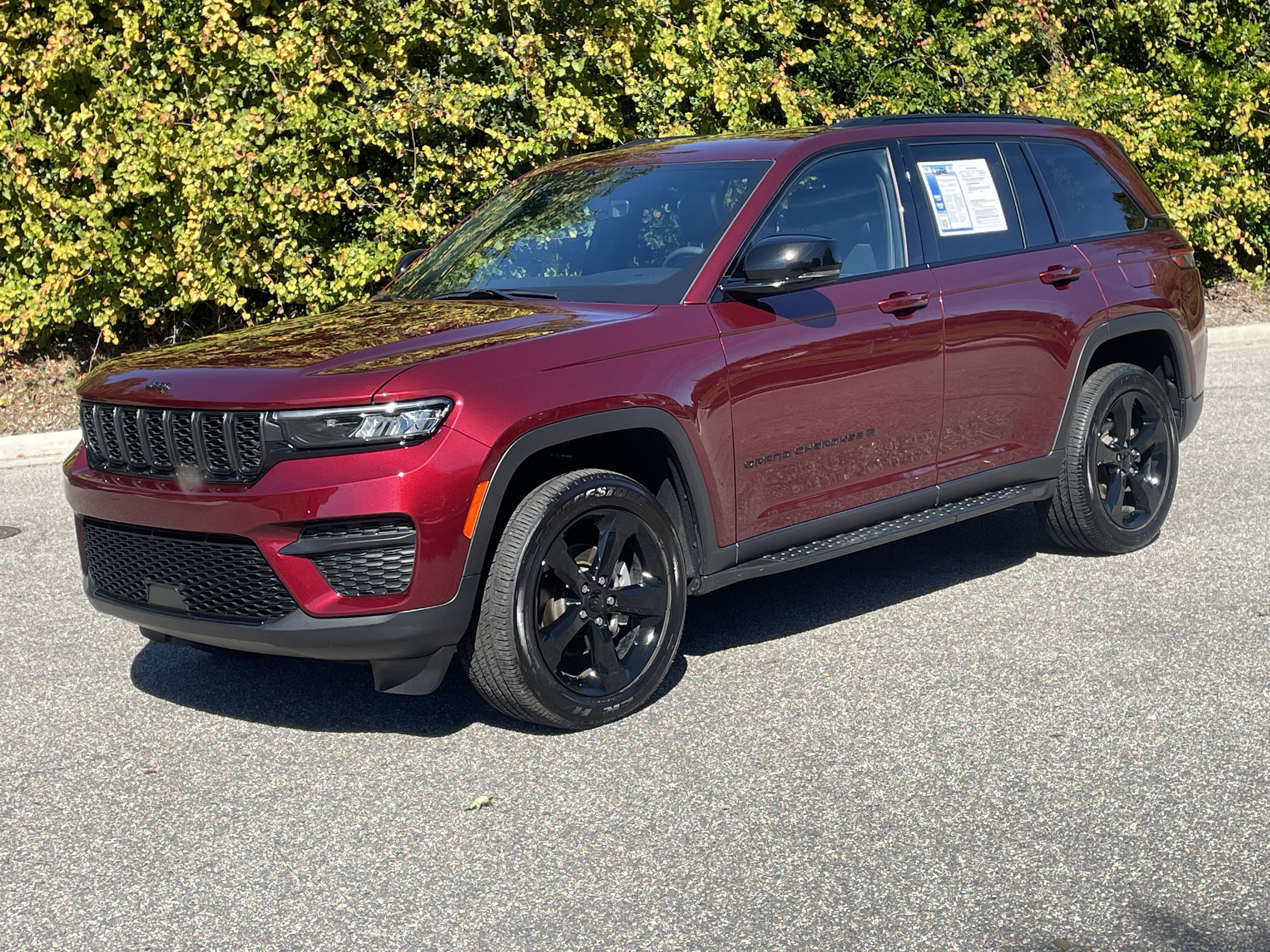 Used 2025 Jeep Grand Cherokee Altitude X SUV