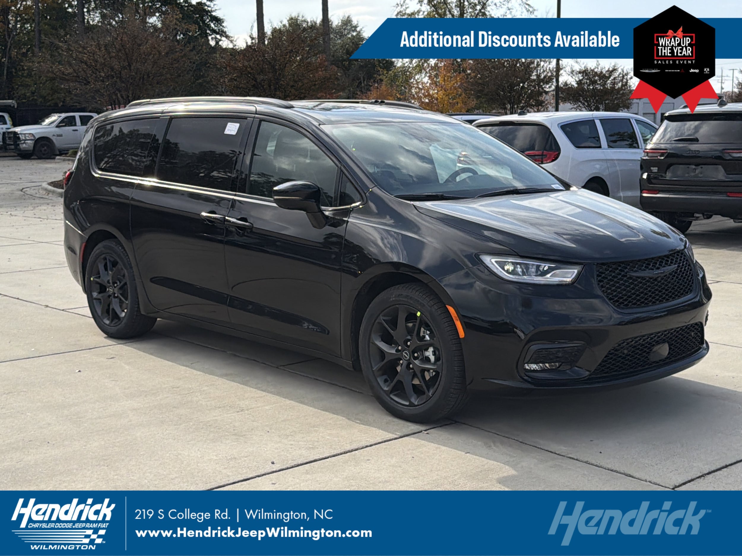 2026 Chrysler Pacifica Limited's photo