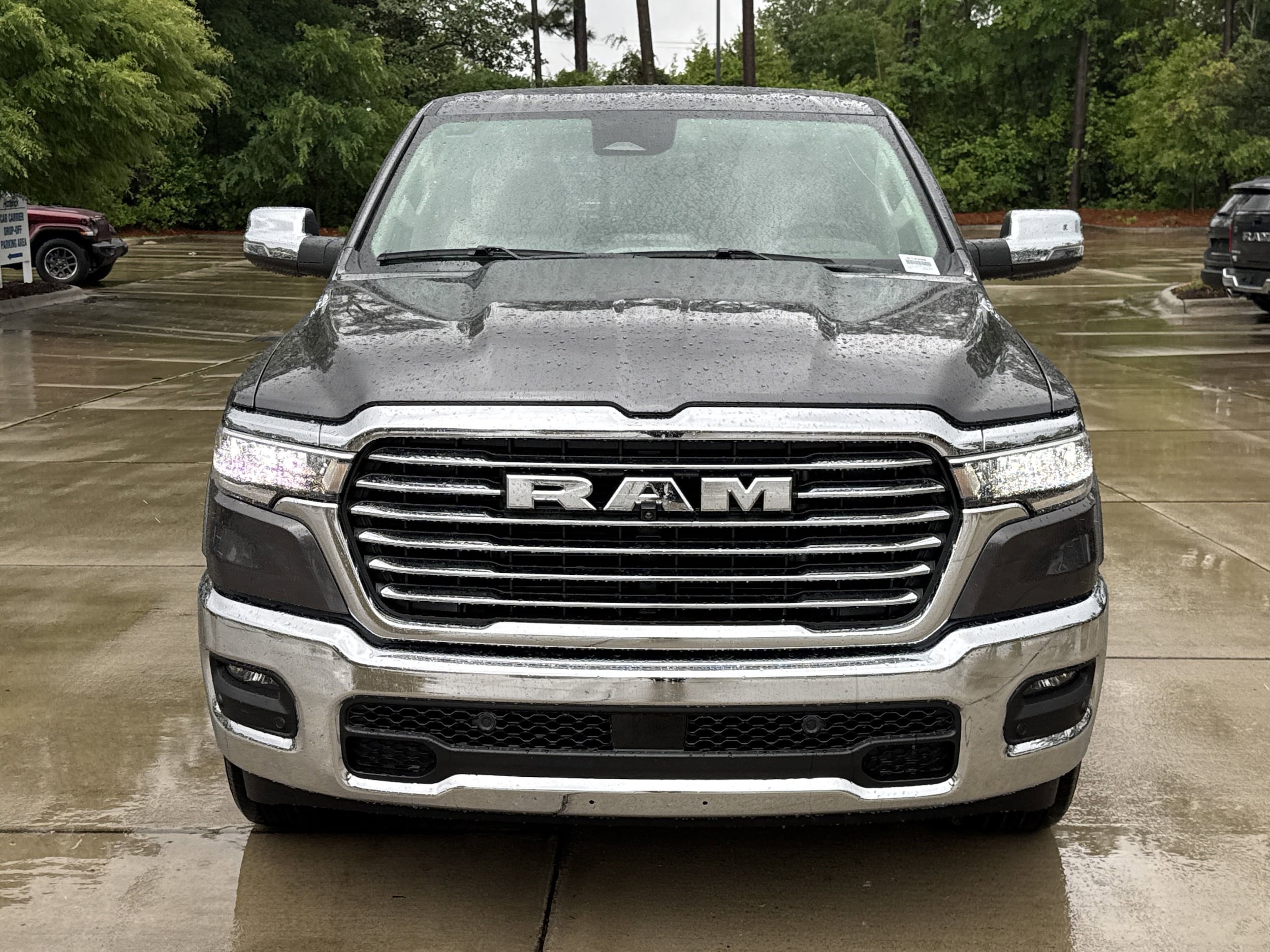 2025 Ram 1500 Laramie photo 3