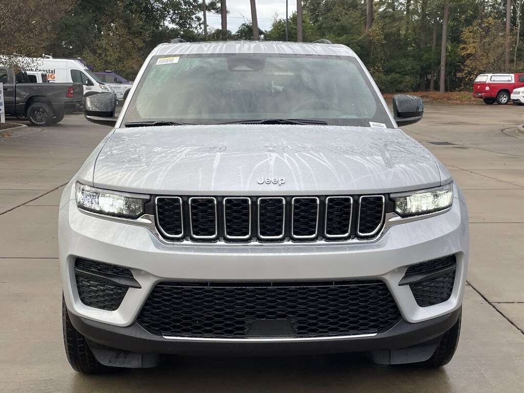 Used 2025 Jeep Grand Cherokee Laredo X SUV