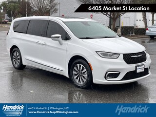 2022 Chrysler Pacifica Hybrid Hybrid Limited Van Passenger Van