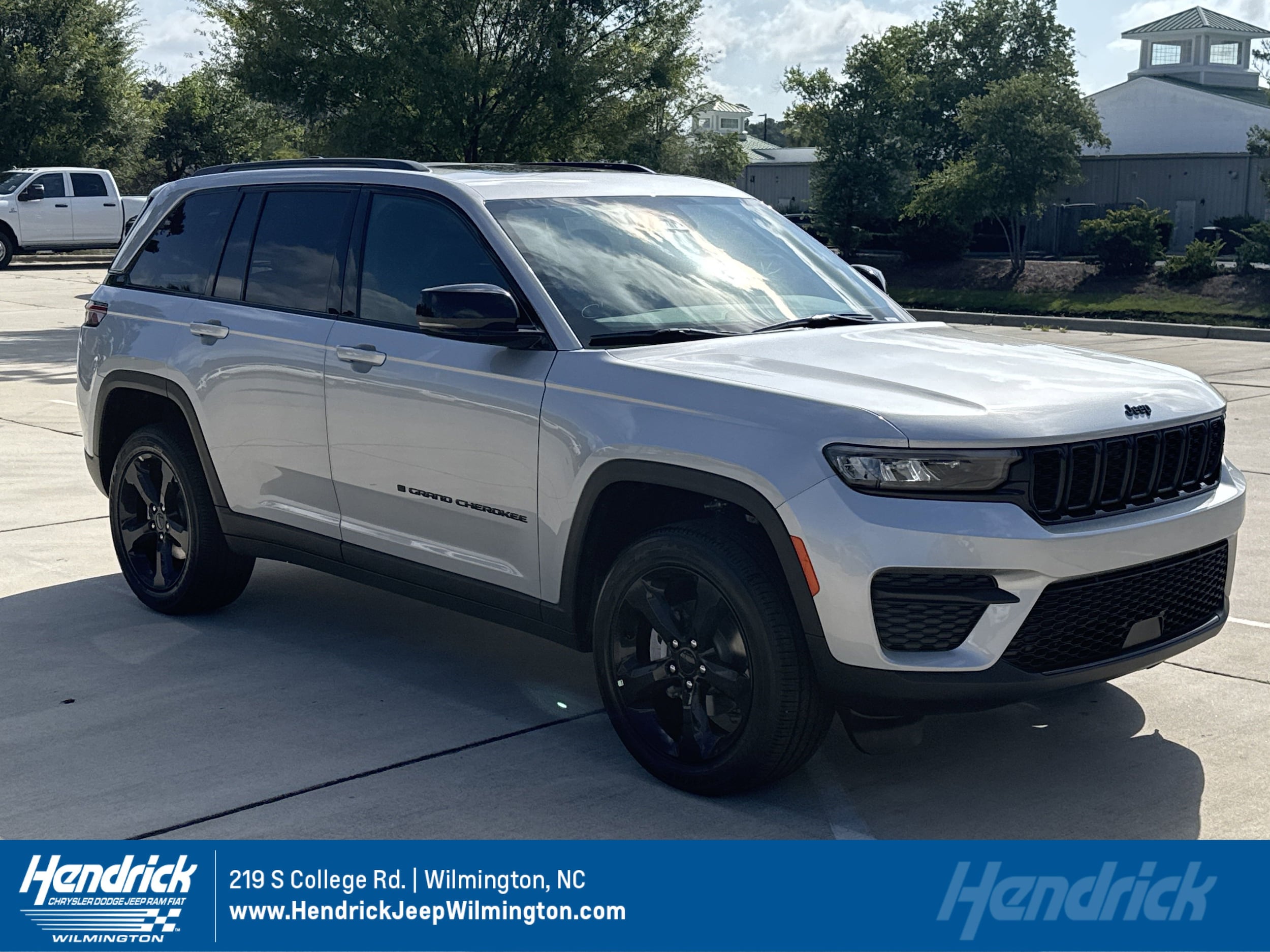 2025 Jeep Grand Cherokee Altitude's photo