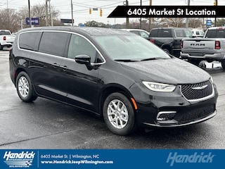 2025 Chrysler Pacifica Select Van Passenger Van