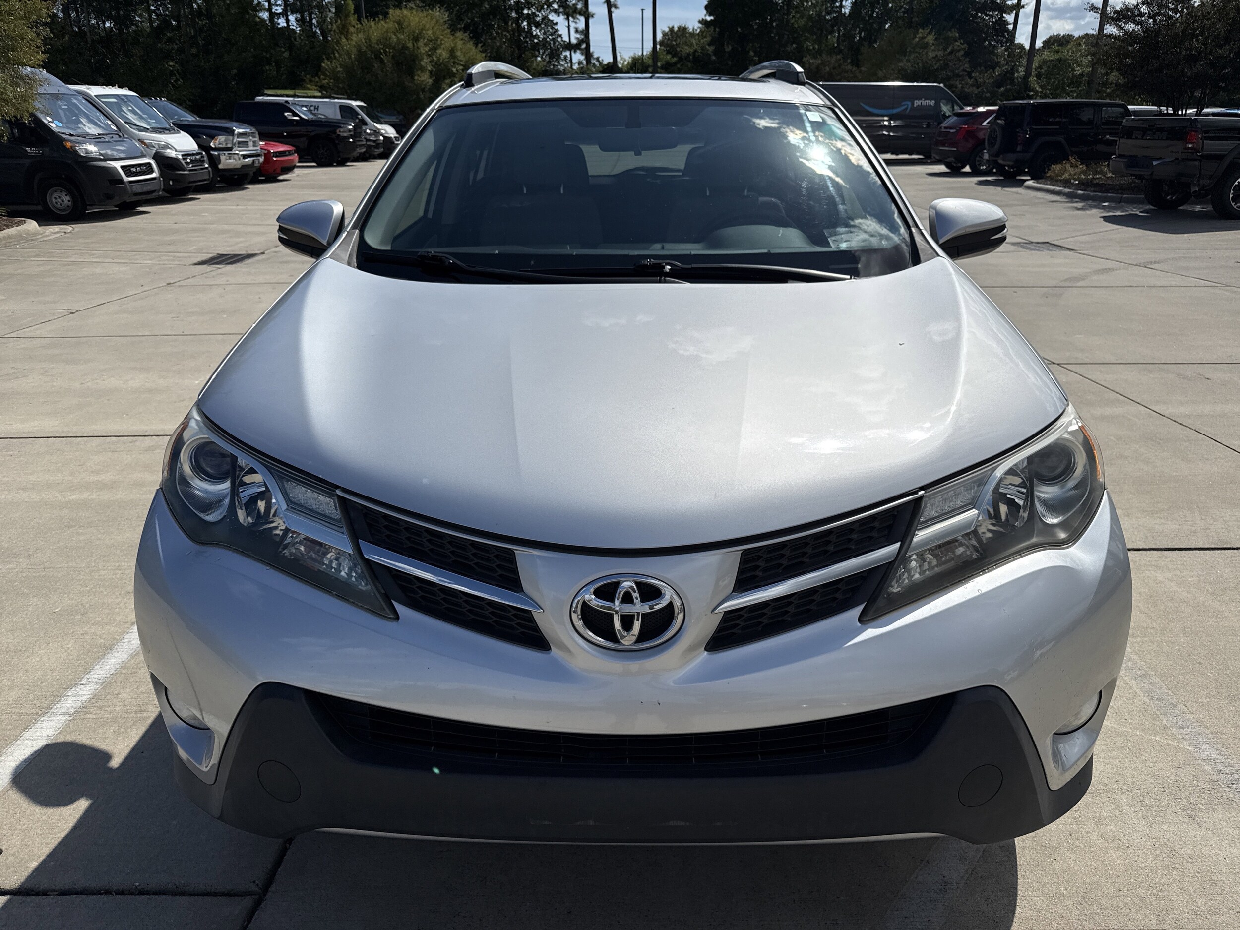 2014 Toyota RAV4 XLE photo 3