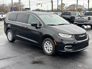 2025 Chrysler Pacifica Select Van Passenger Van