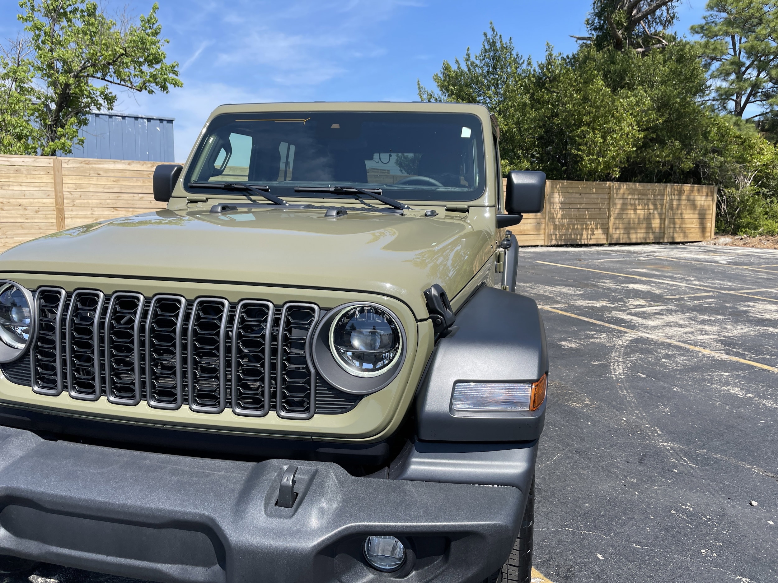 2025 Jeep Wrangler Sport S photo 4