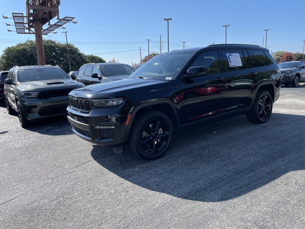 Used 2023 Jeep Grand Cherokee Limited SUV