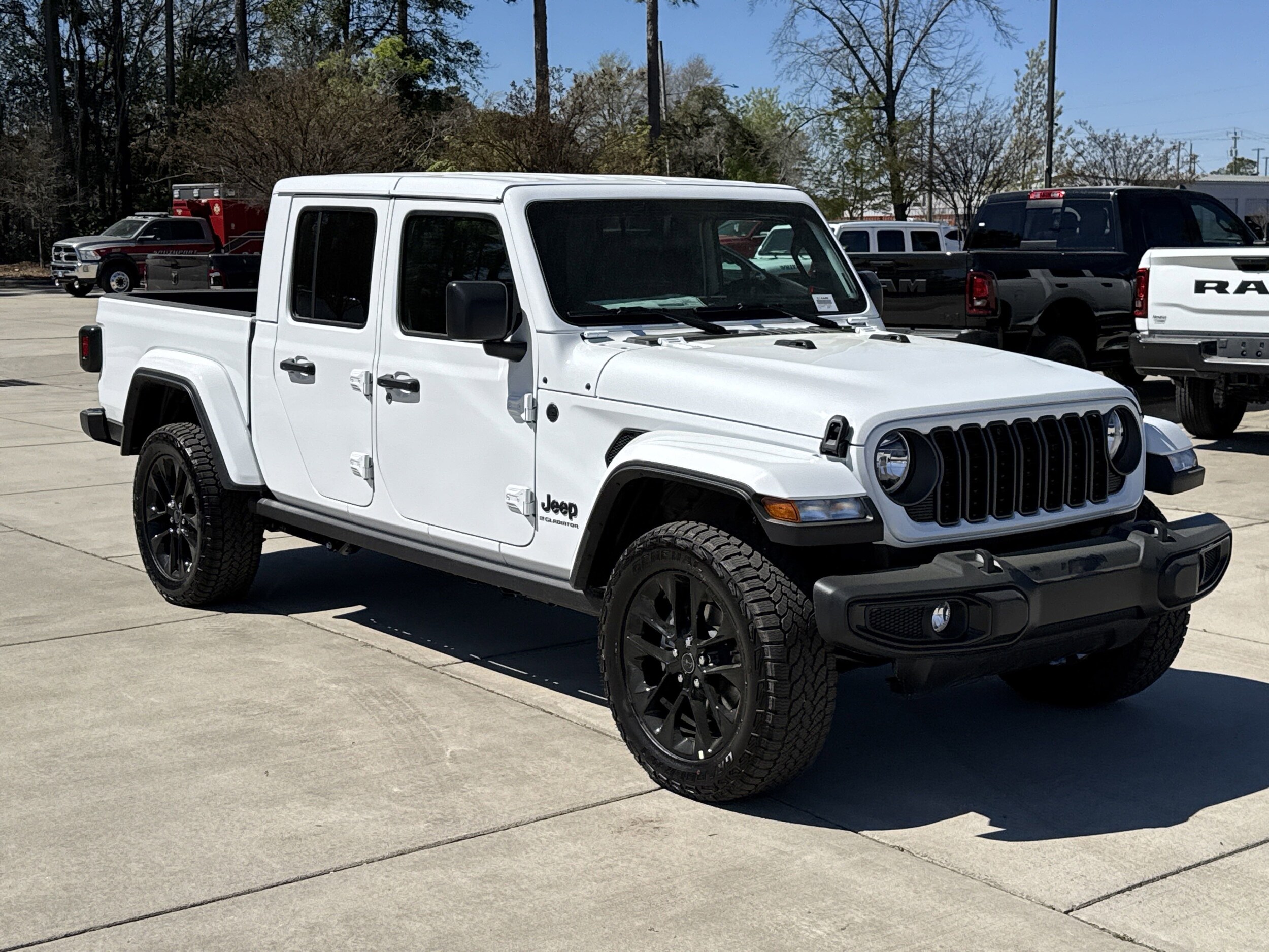 2025 Jeep Gladiator Sport photo 2