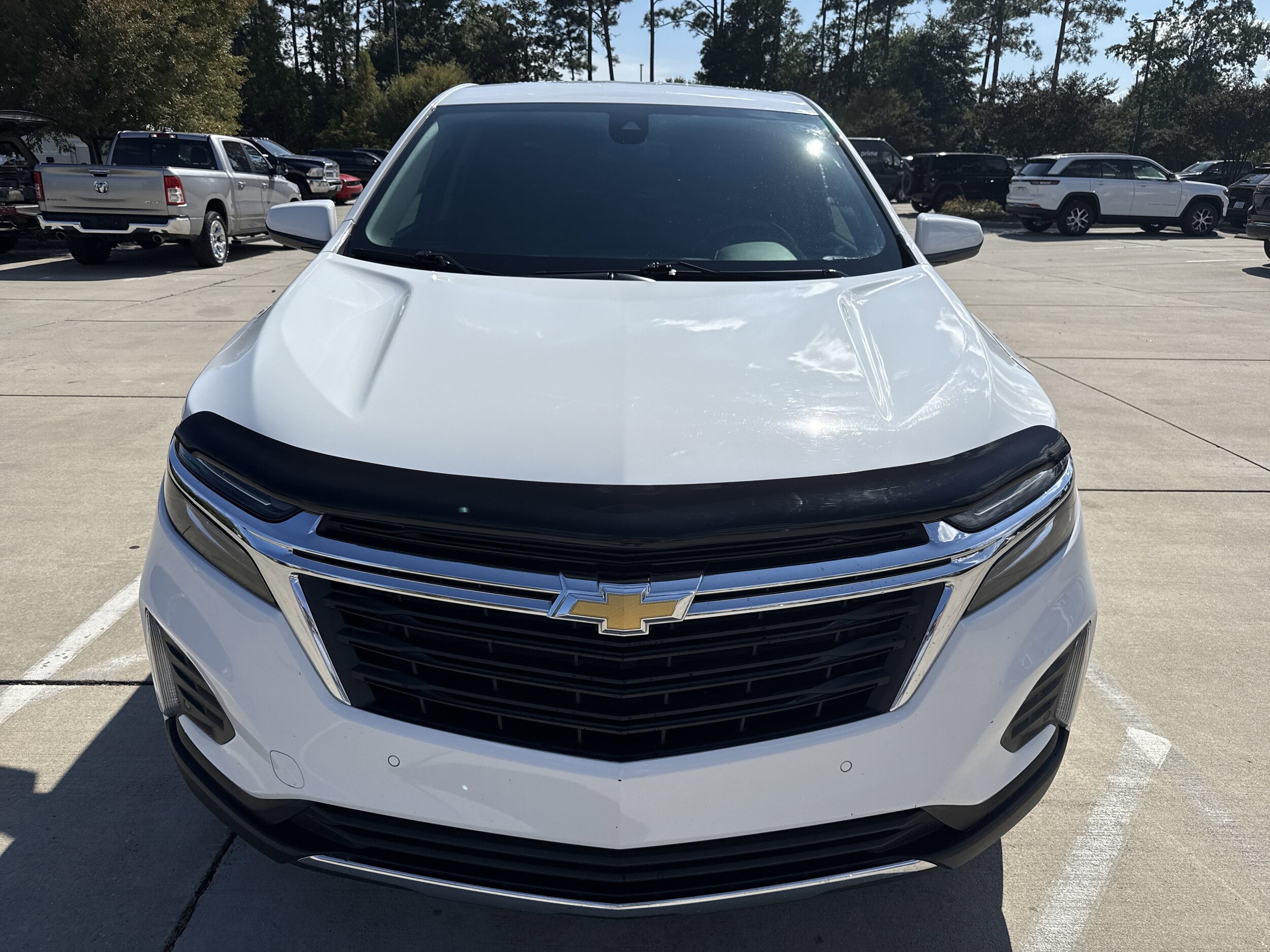 2022 Chevrolet Equinox LT photo 3