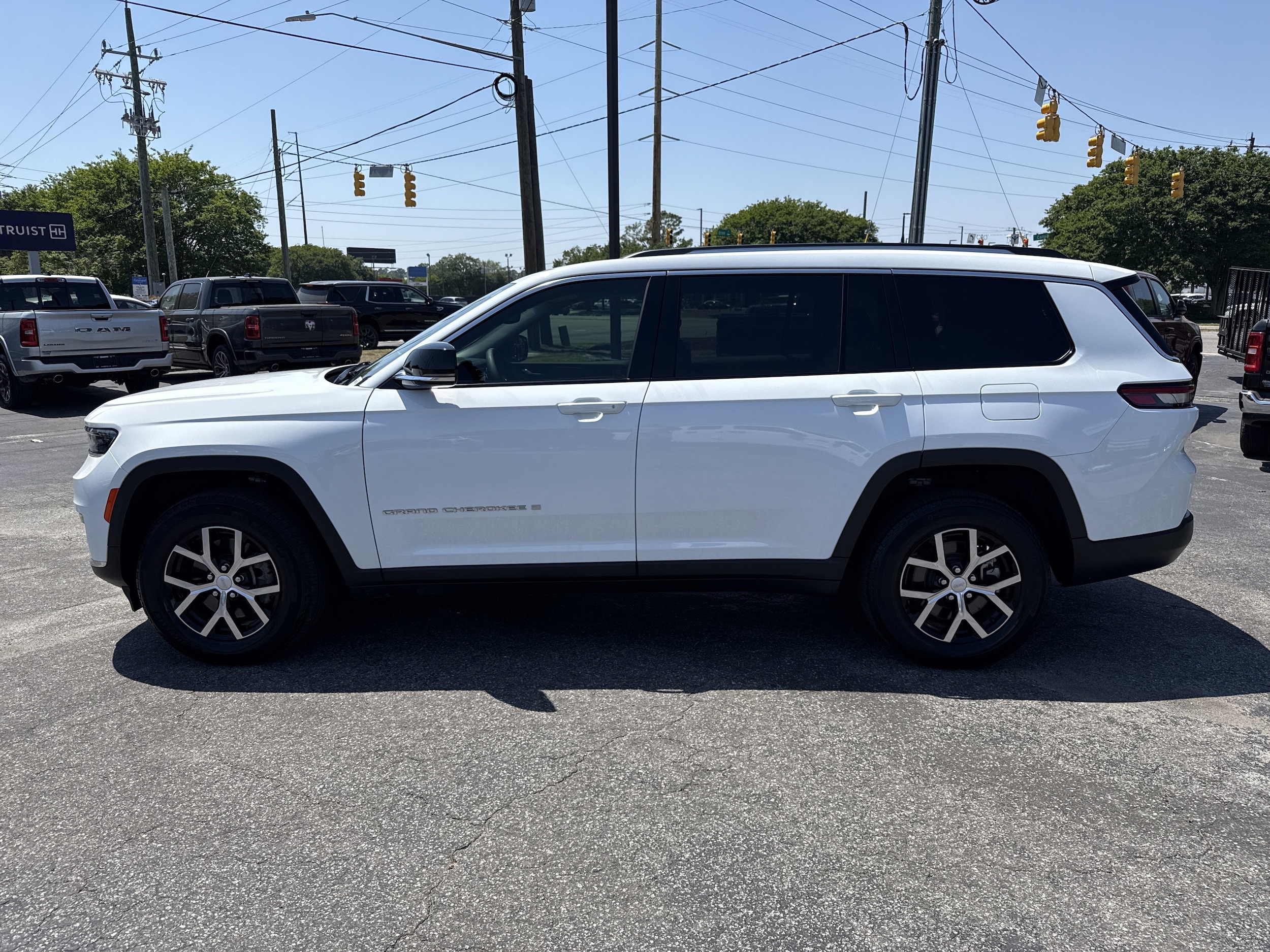2023 Jeep Grand Cherokee Limited photo 5