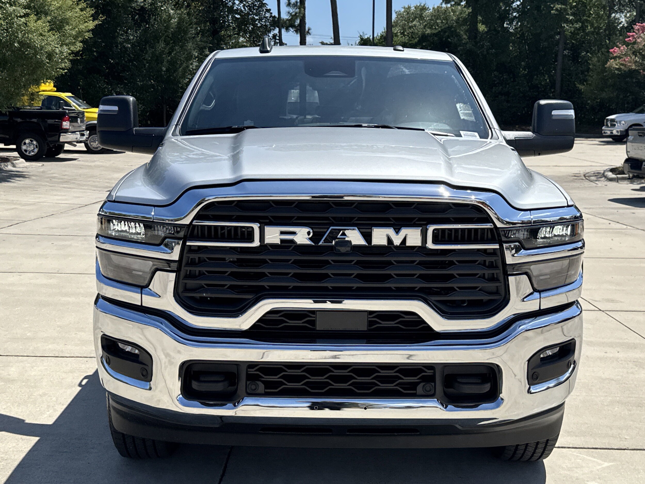 2025 Ram 2500 Tradesman photo 3
