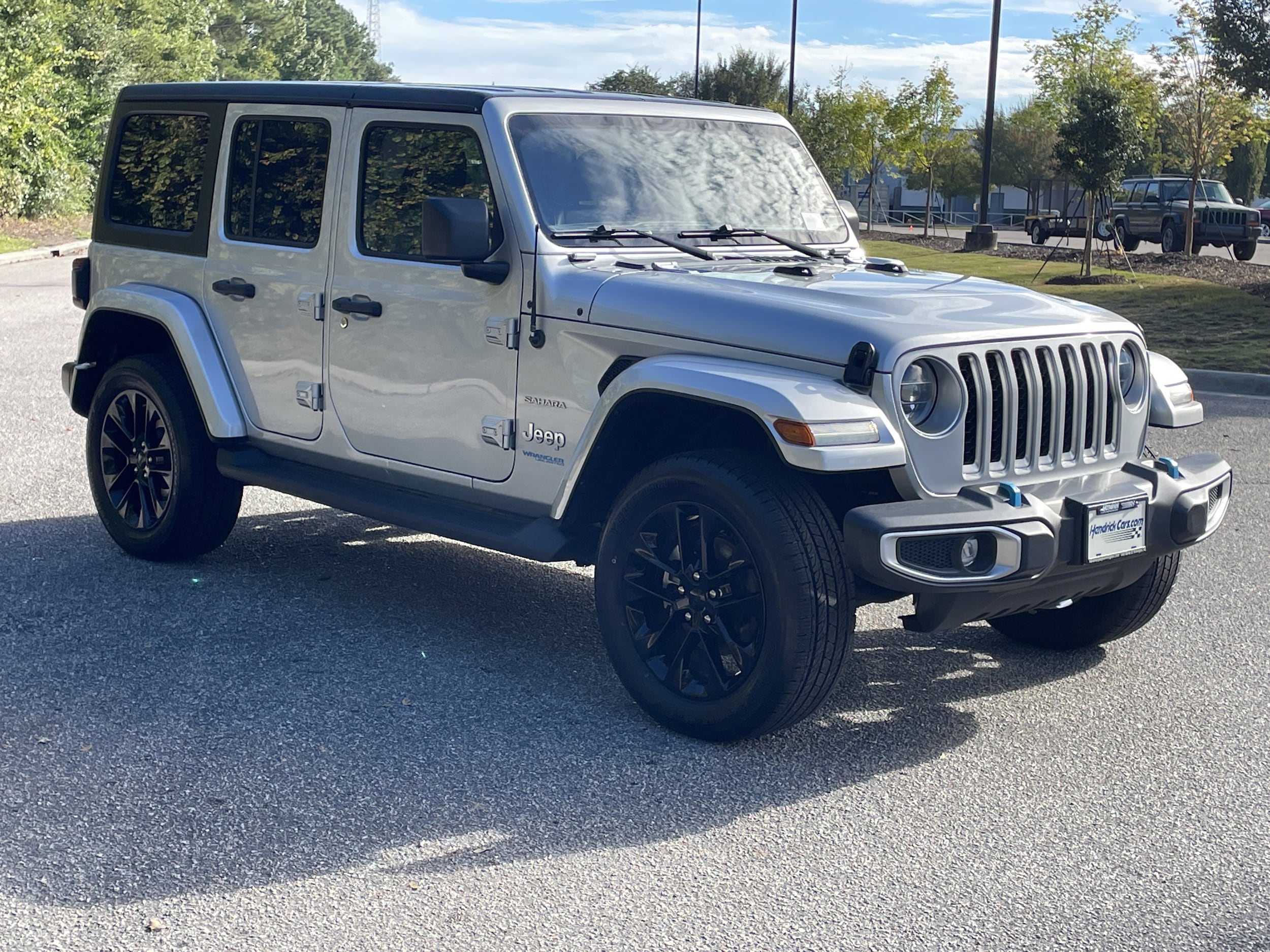 2022 Jeep Wrangler 4xe Unlimited Sahara photo 2