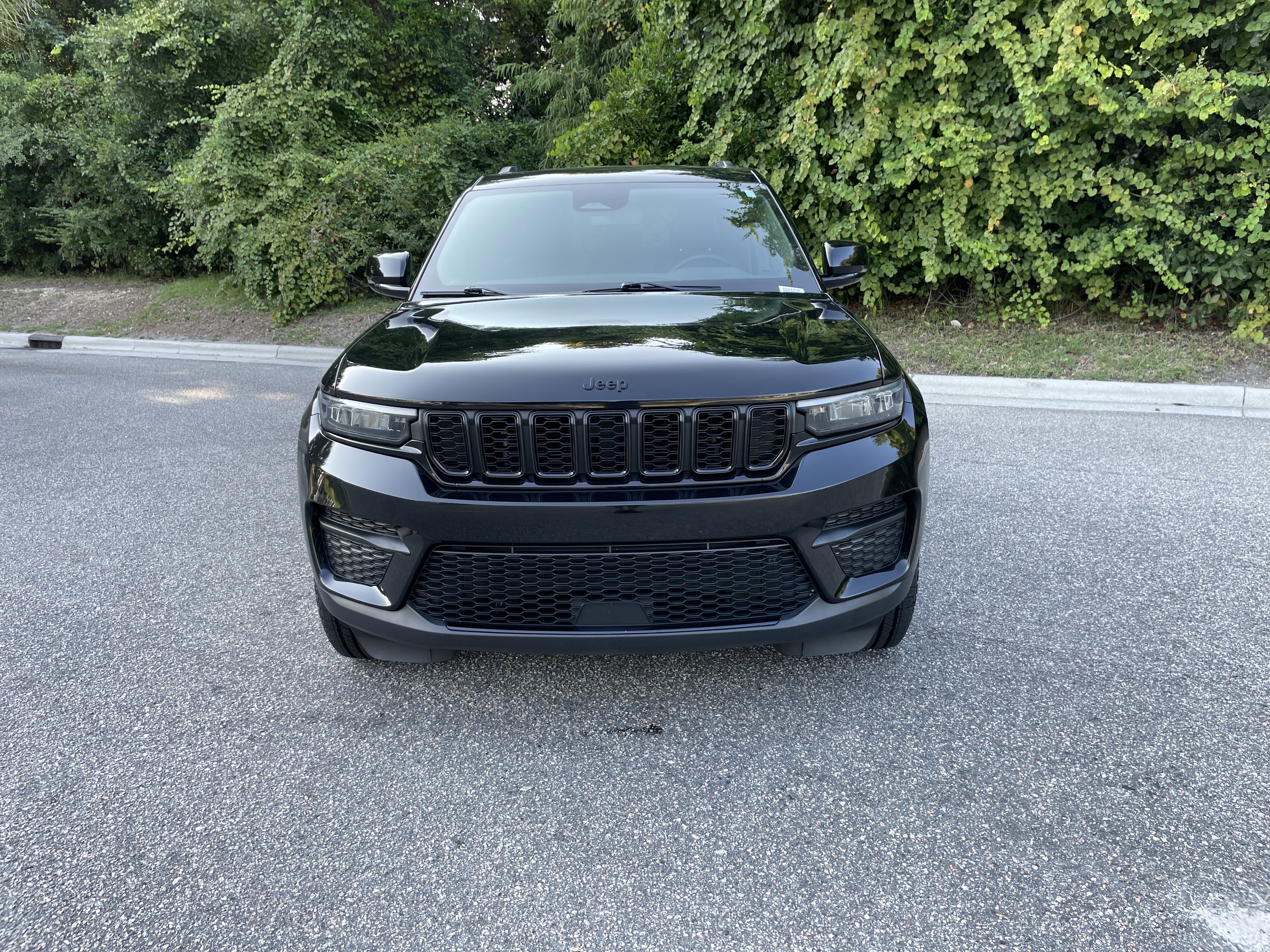 Used 2023 Jeep Grand Cherokee Altitude SUV