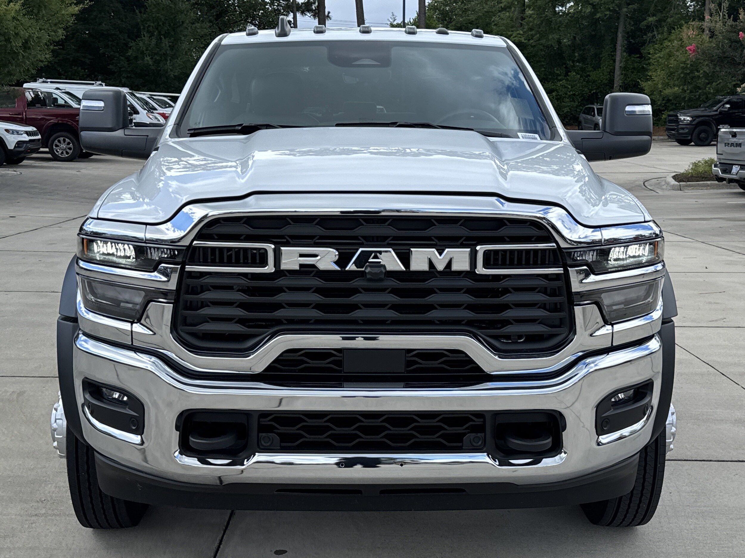 2025 Ram 5500 Tradesman photo 3
