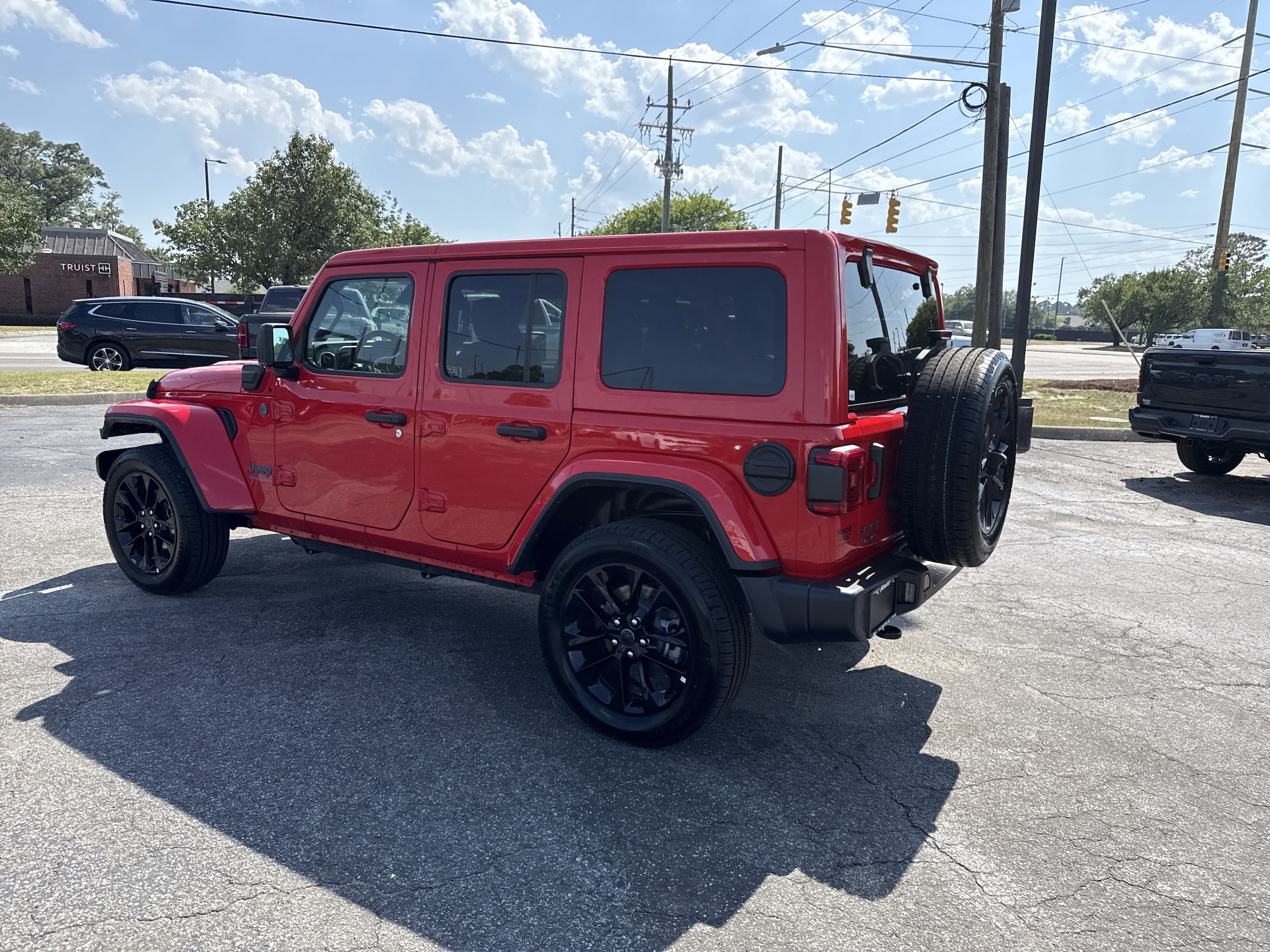 2025 Jeep Wrangler 4xe Sahara photo 6