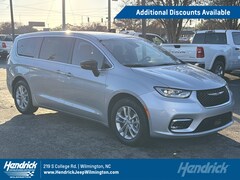 2026 Chrysler Pacifica Select Passenger Van