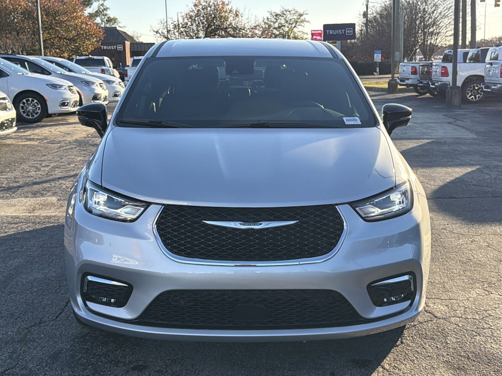 New 2026 Chrysler Pacifica Select Passenger Van