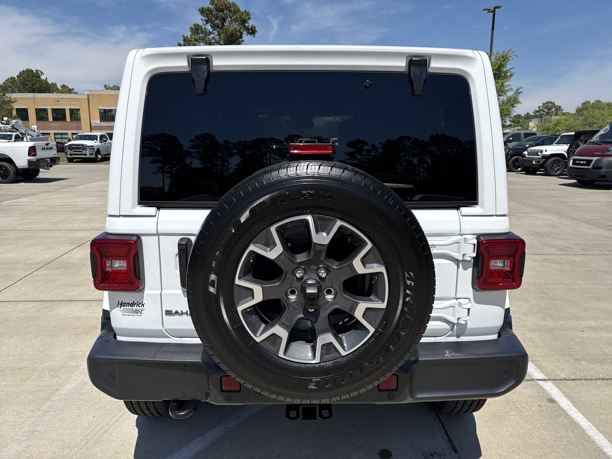 2025 Jeep Wrangler Sahara photo 3