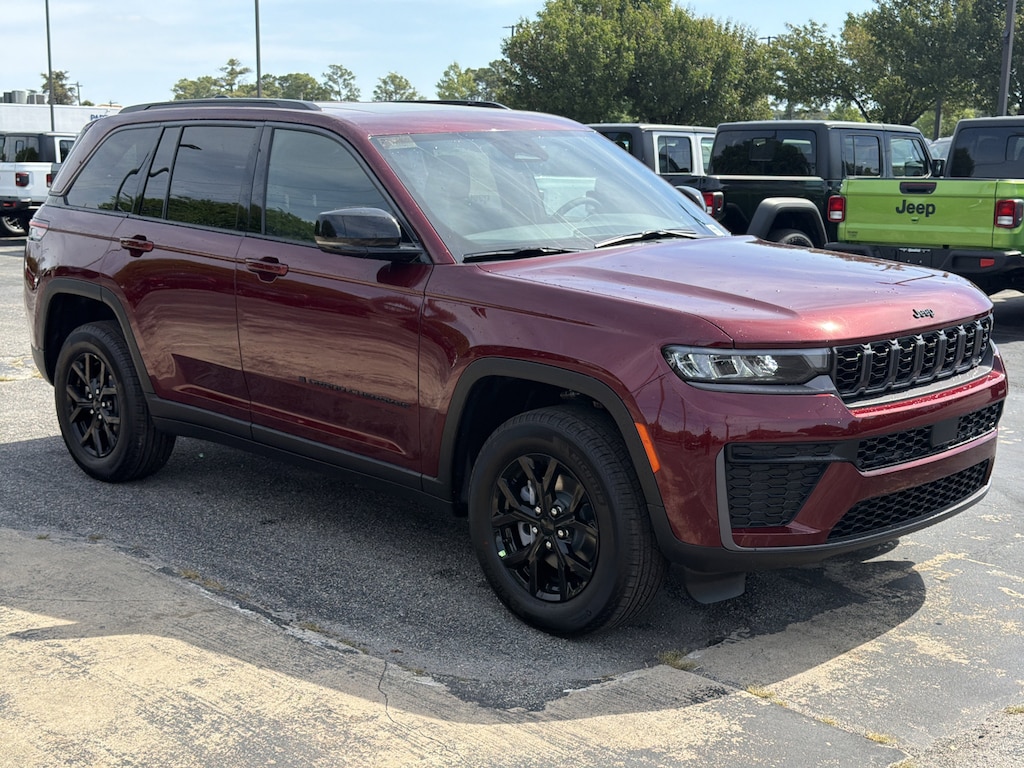 New 2026 Jeep Grand Cherokee Laredo Altitude Sport Utility
